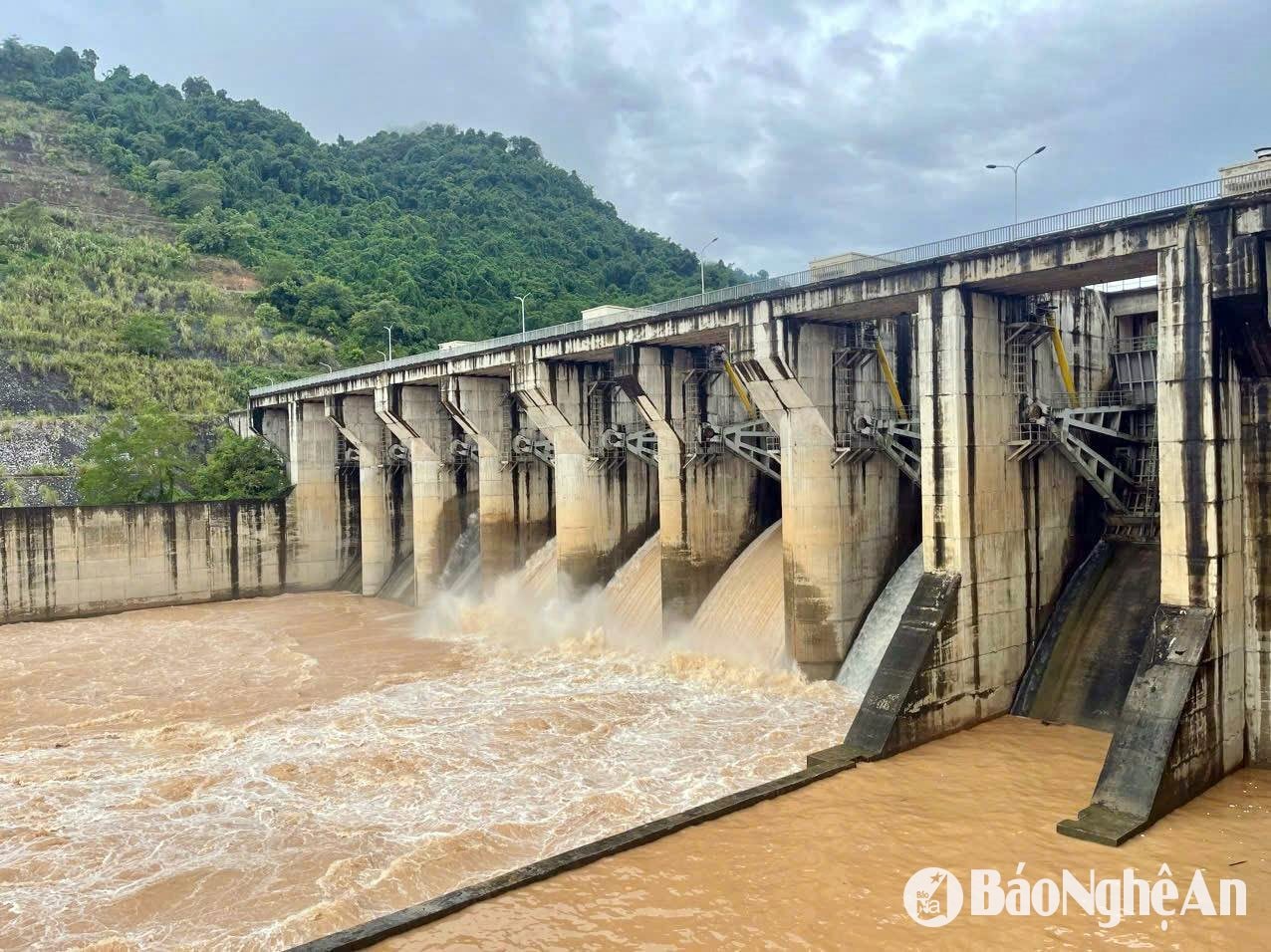 អាងស្តុកទឹកវារីអគ្គីសនីខេបូ។ រូបថត - Phu Huong