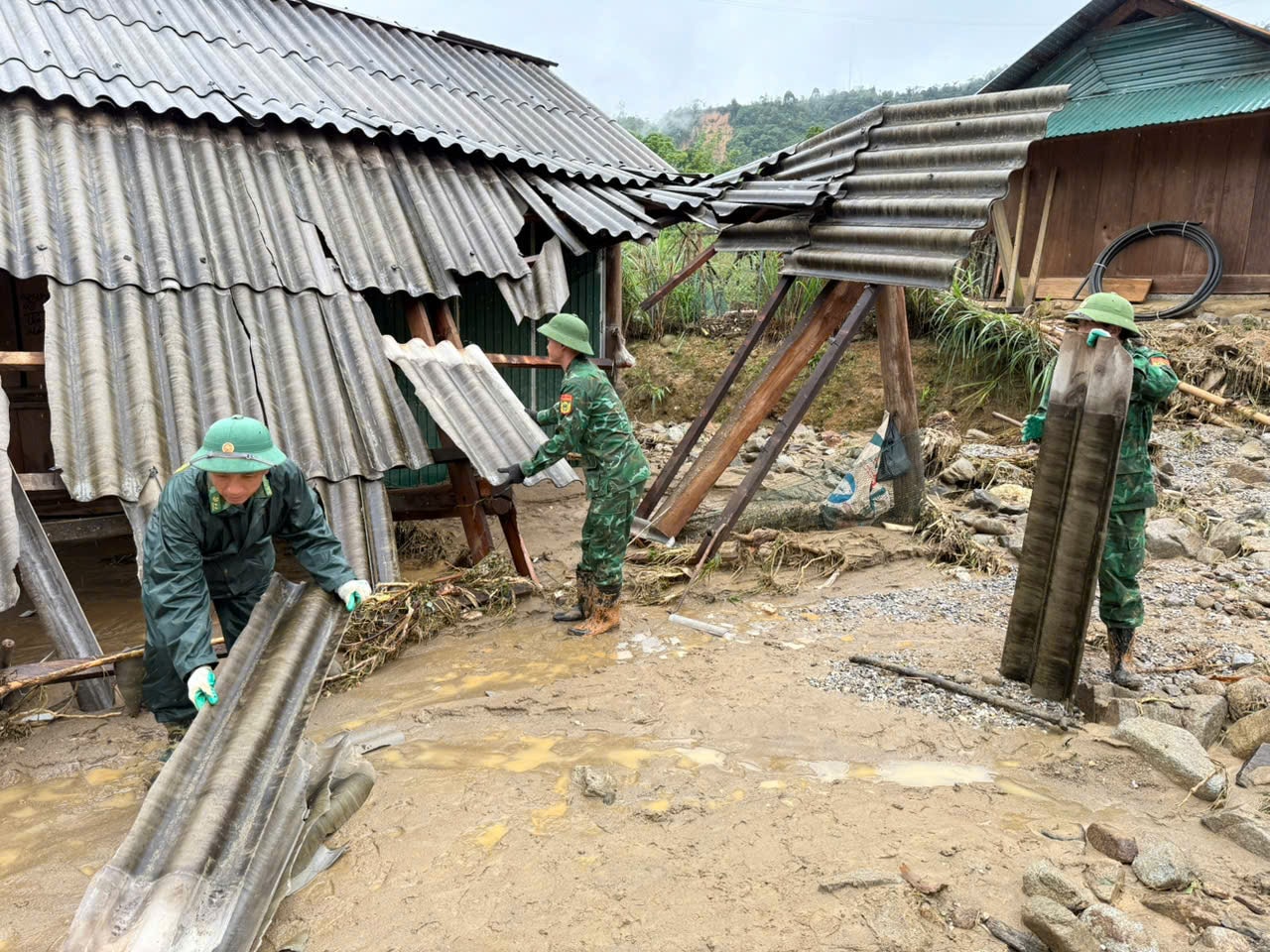 Nghệ An nỗ lực khắc phục hậu quả lũ quét