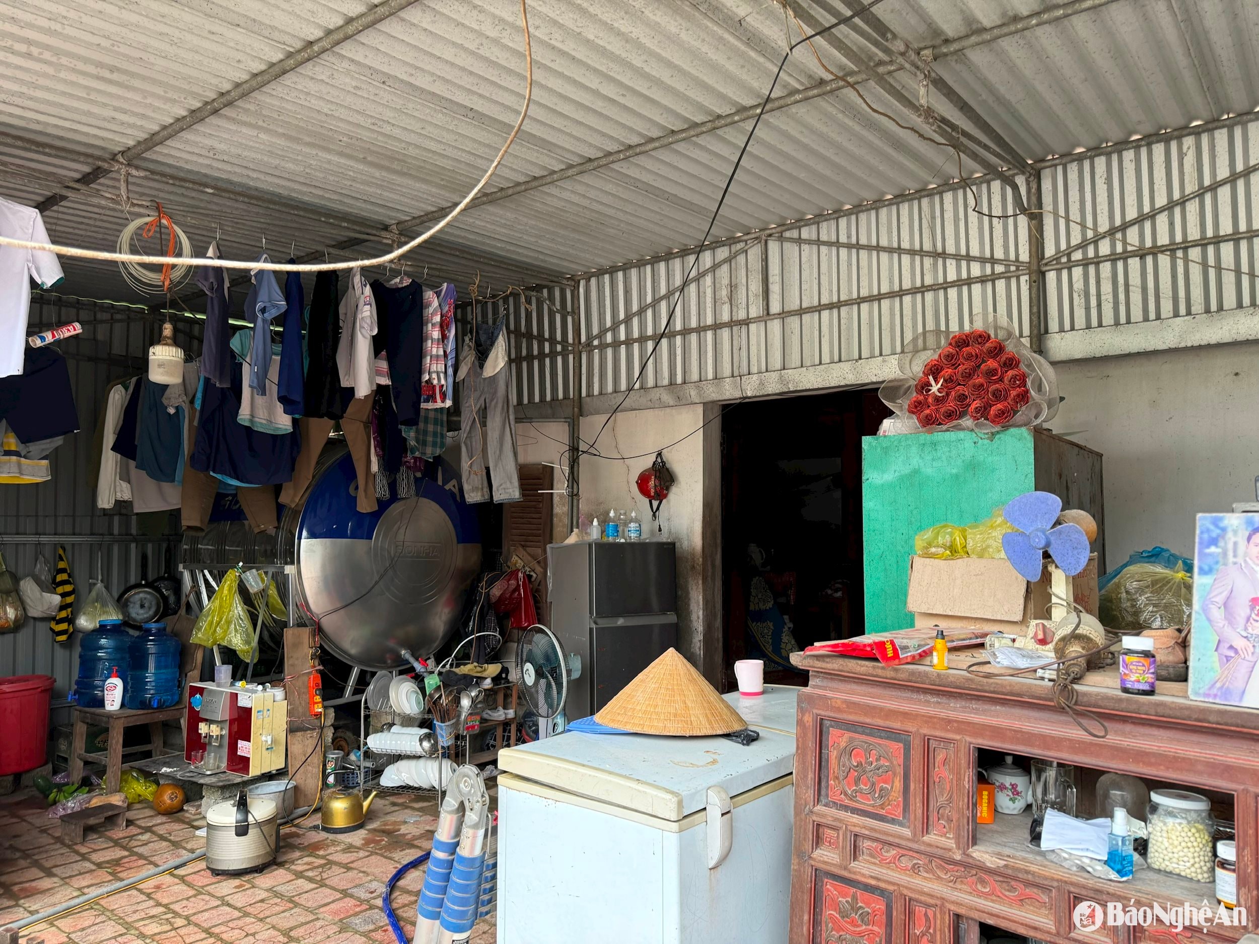 Căn nhà cũ của ông Nguyễn ĐÌnh Căn chỉ rộng chưa đầy 30 m2