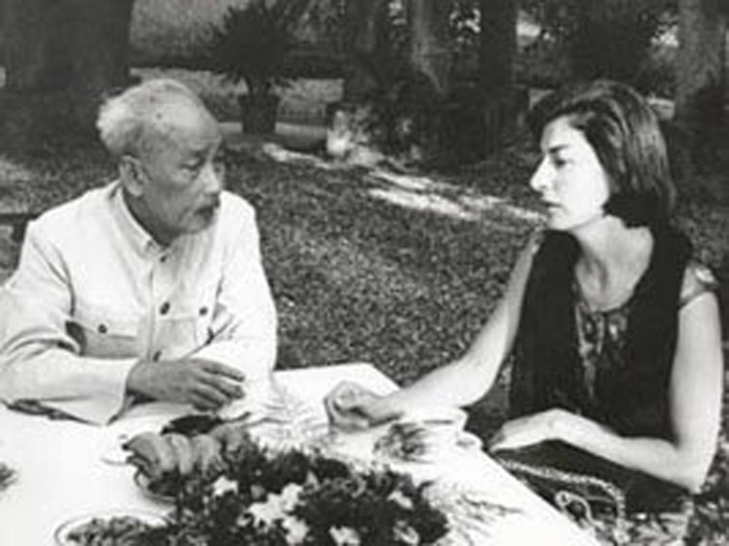 Chủ tịch Hồ Chí Minh trả lời phỏng vấn của Nữ Nhà báo Pháp Danielle Hunebelle ngày 5-6-1964