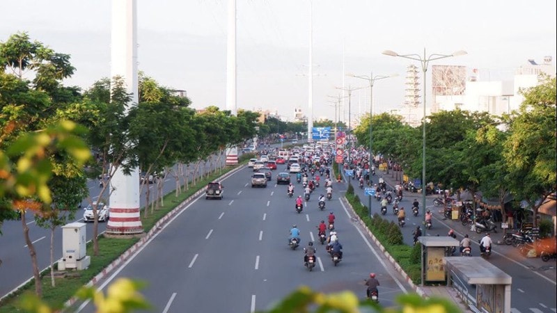 Hà Nội sắp thử nghiệm phân làn cứng ô tô, xe máy