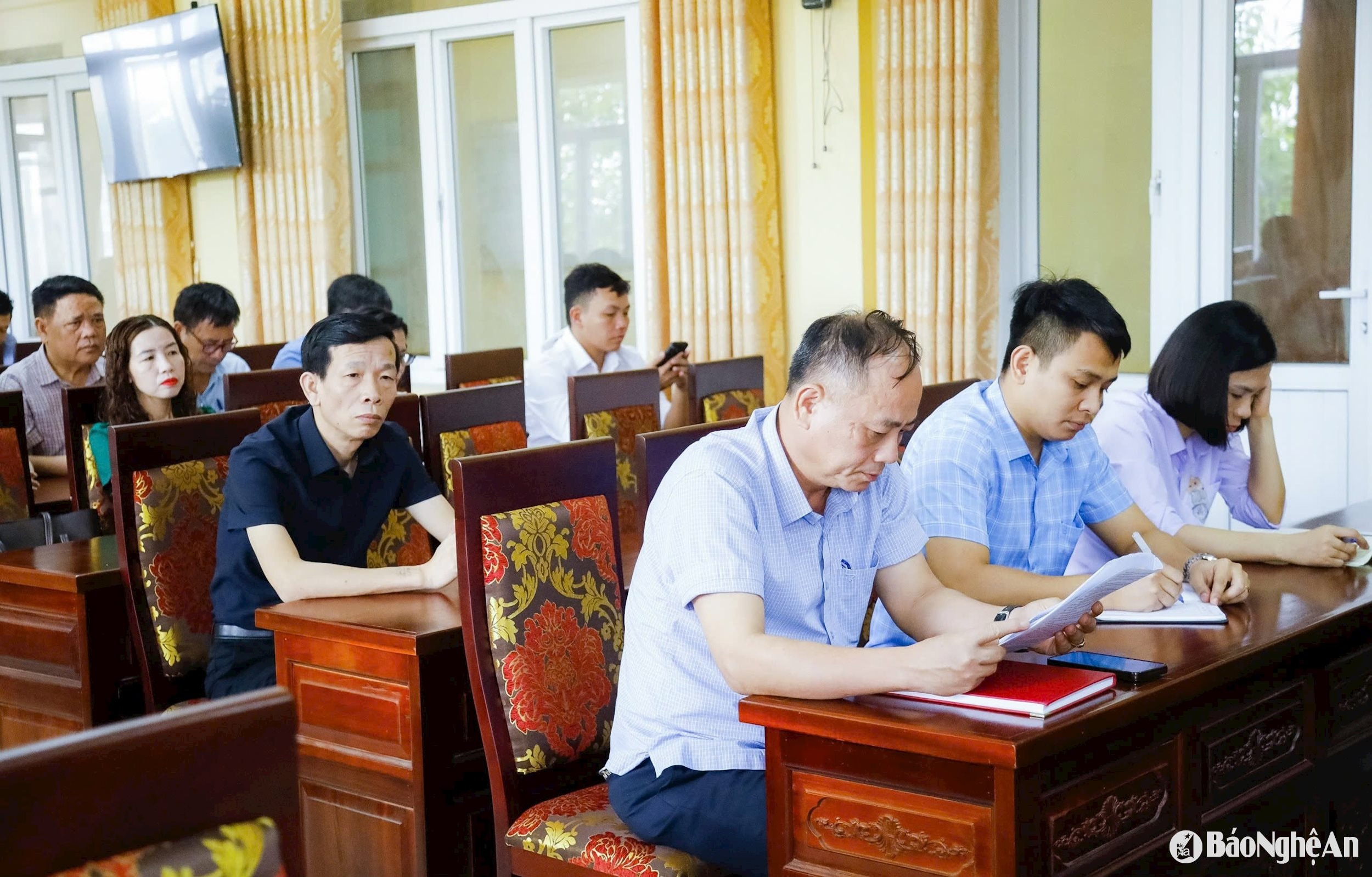 dự hội nghị