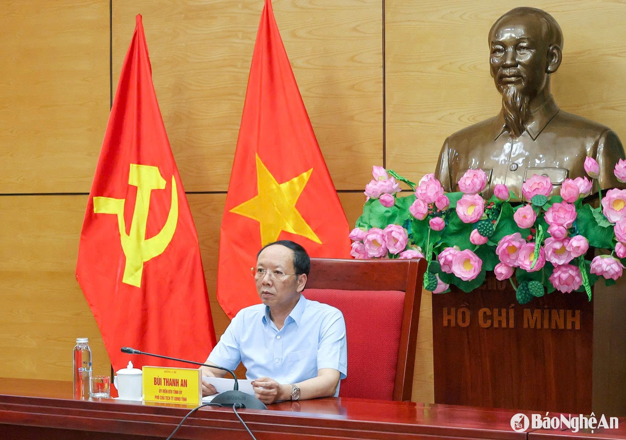 Đồng chí Bùi Thanh An - phó Chủ tịch UBND tỉnh, Trưởng ban đại diện HĐQT Ngân hàng CSXH tỉnh Nghệ An chủ trì