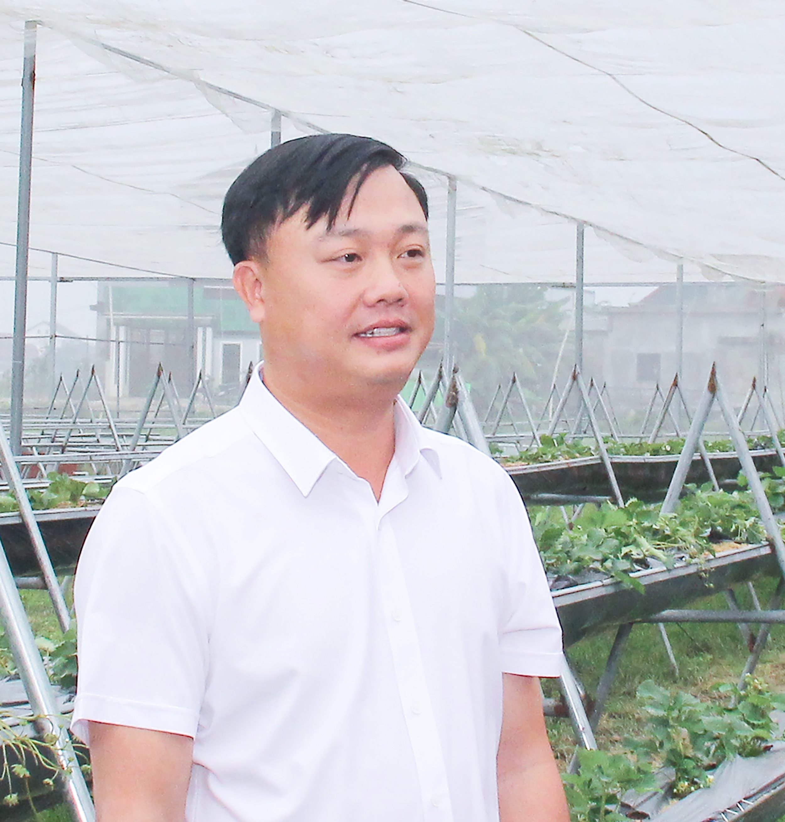 Đồng chí Lê Phạm Hùng - Phó Bí thư Huyện ủy, Chủ tịch UBND huyện, Trưởng Ban chỉ đạo xây dựng Nông thôn mới huyện
