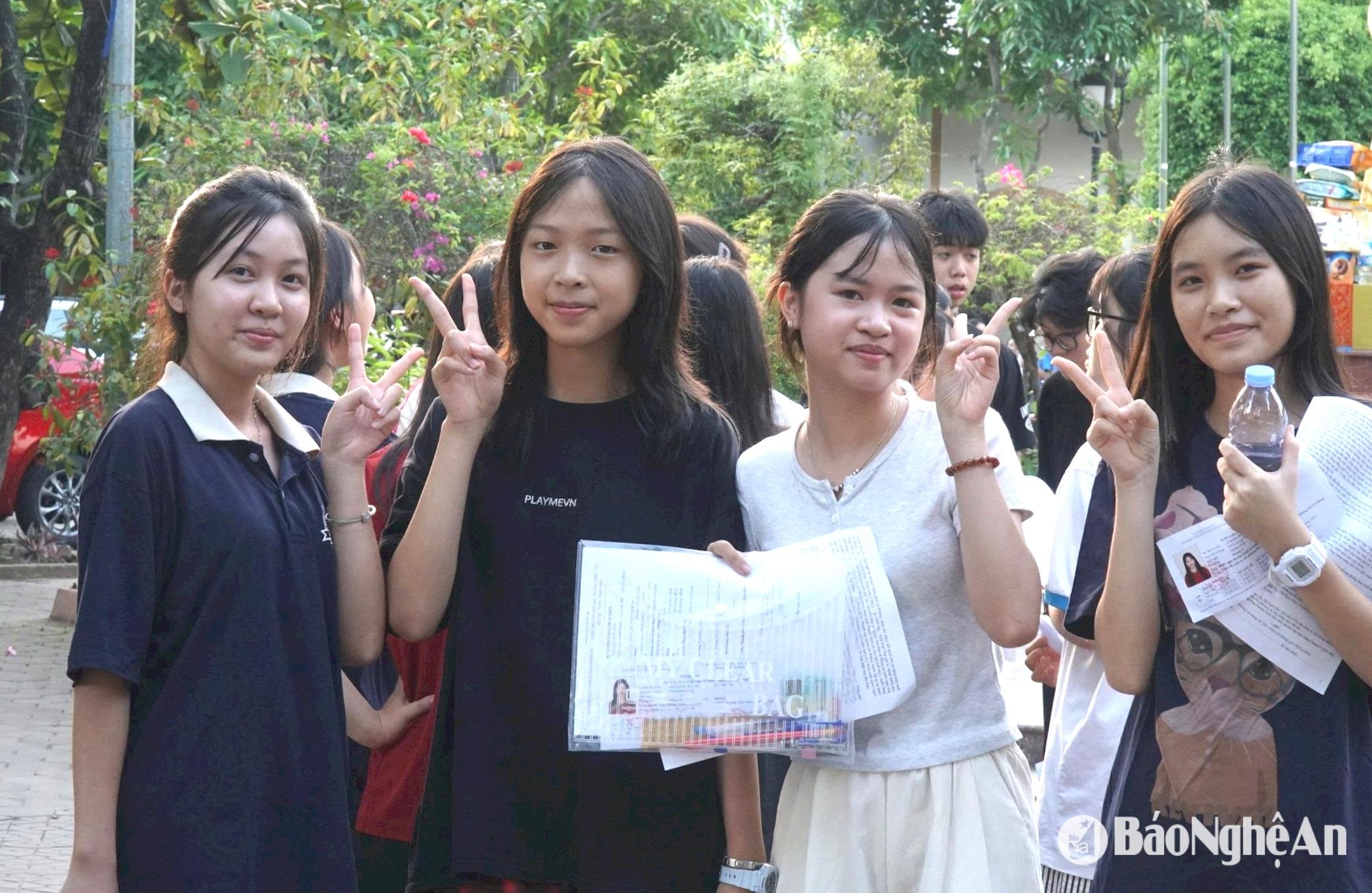 bna_nhom-thi-sinh-den-tu-thanh-pho-vinh(1).jpg
