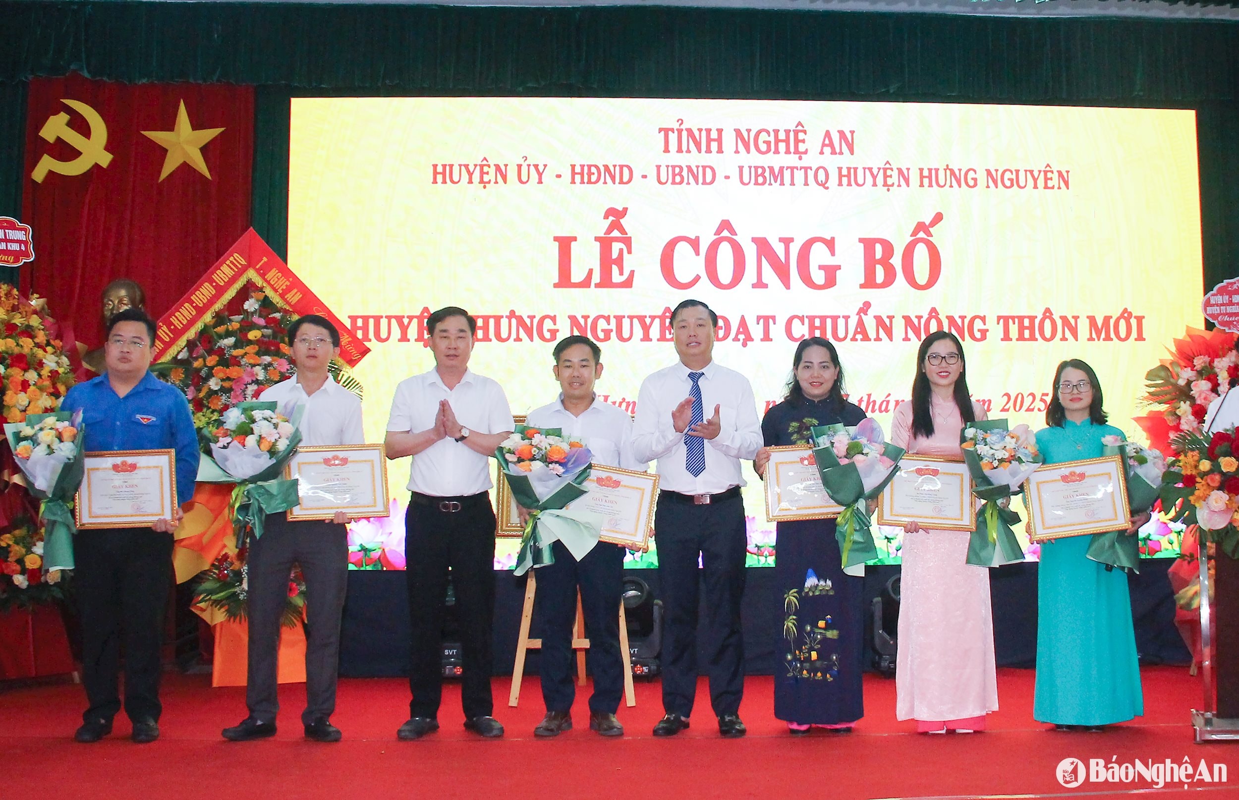 Lãnh đạo huyện Hưng Nguyên