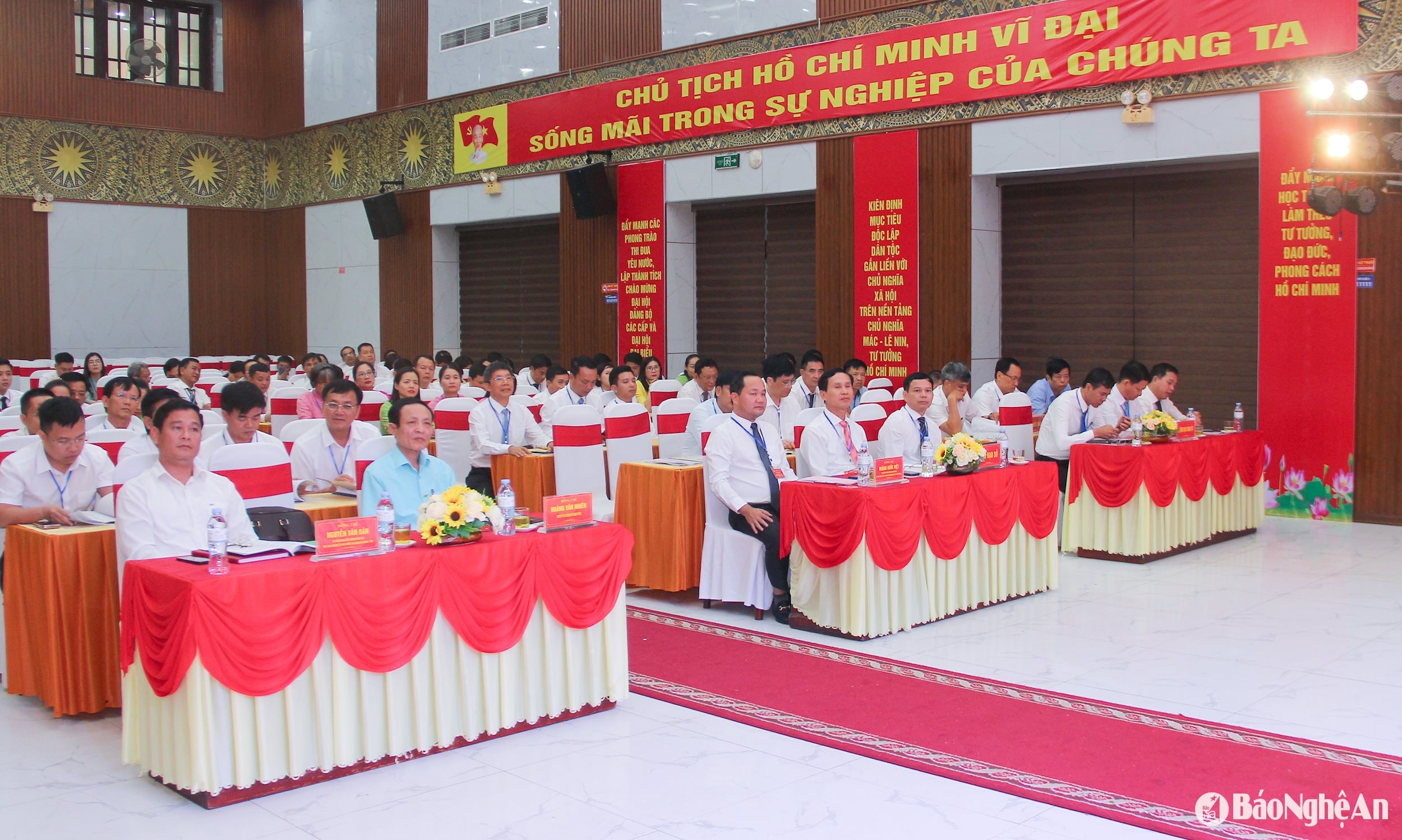 Các đại biểu tham dự đại hội. Ảnh Mai Hoa