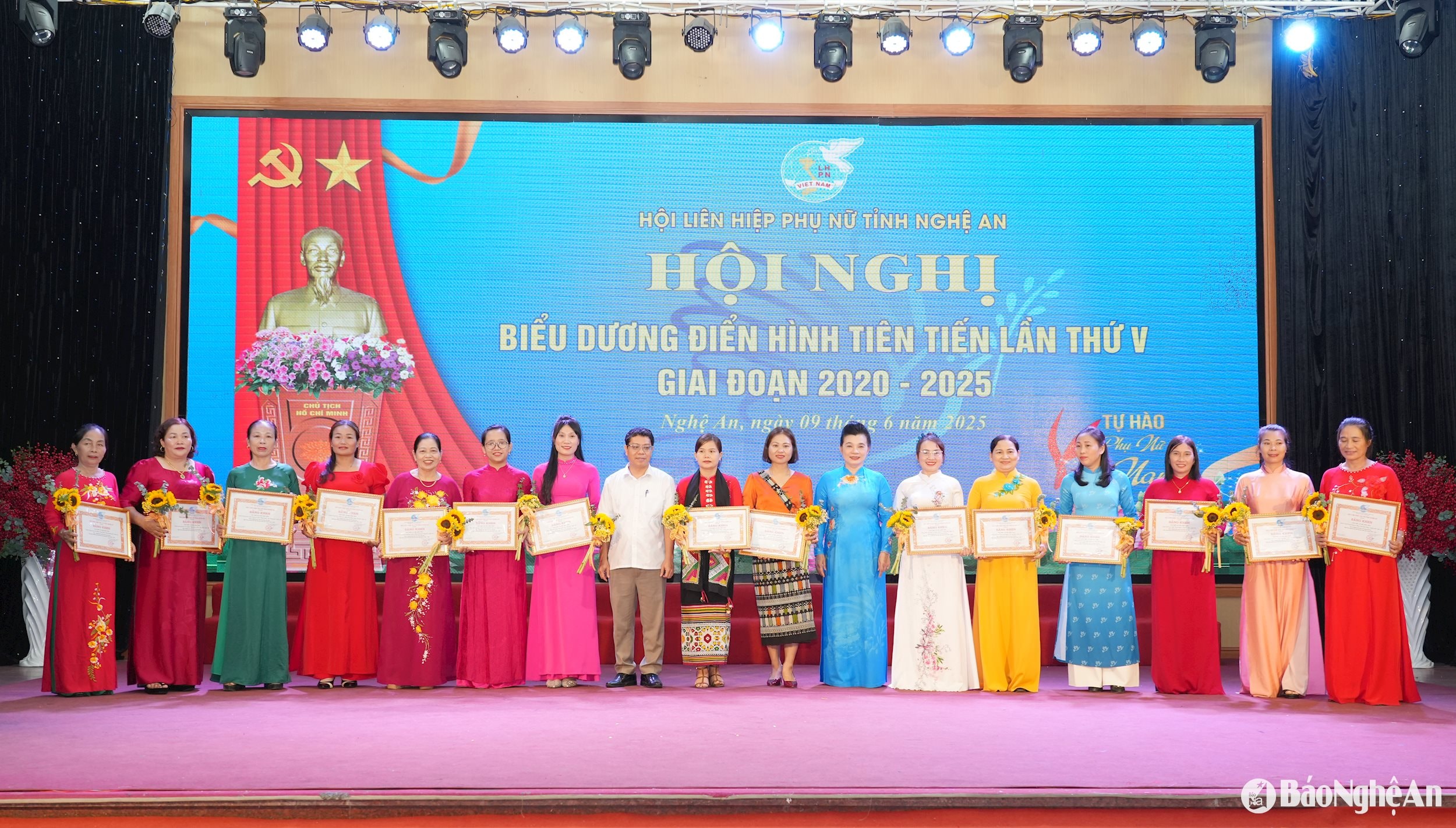 Photo of 5 women commended