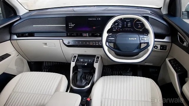 Kia accepte des dépôts pour un modèle MPV au prix de seulement 330 millions à partir de début juin 2025 : un design SUV audacieux avec de nombreuses fonctionnalités de sécurité, mettant Mitsubishi Xpander dans une position difficile