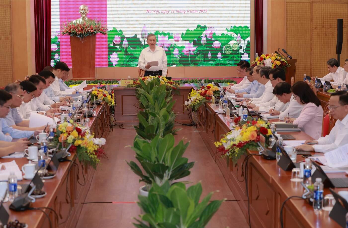 Tổng Bí thư: Đổi mới công tác tuyên giáo, dân vận đáp ứng yêu cầu trong tình hình mới- Ảnh 2. Tổng Bí thư: Đổi mới công tác tuyên giáo, dân vận đáp ứng yêu cầu trong tình hình mới- Ảnh 2.