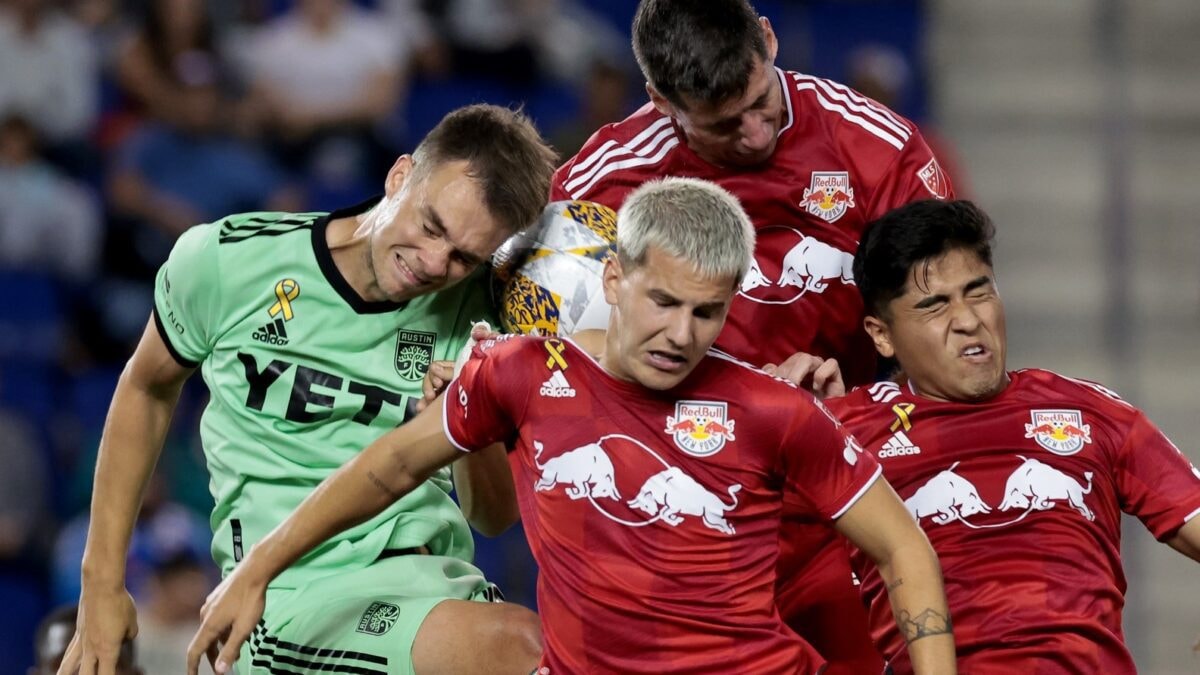 SLIP-SLIDING AWAY: Red Bulls can't hold lead, settle for home draw, as playoff hopes fade - Front Row Soccer