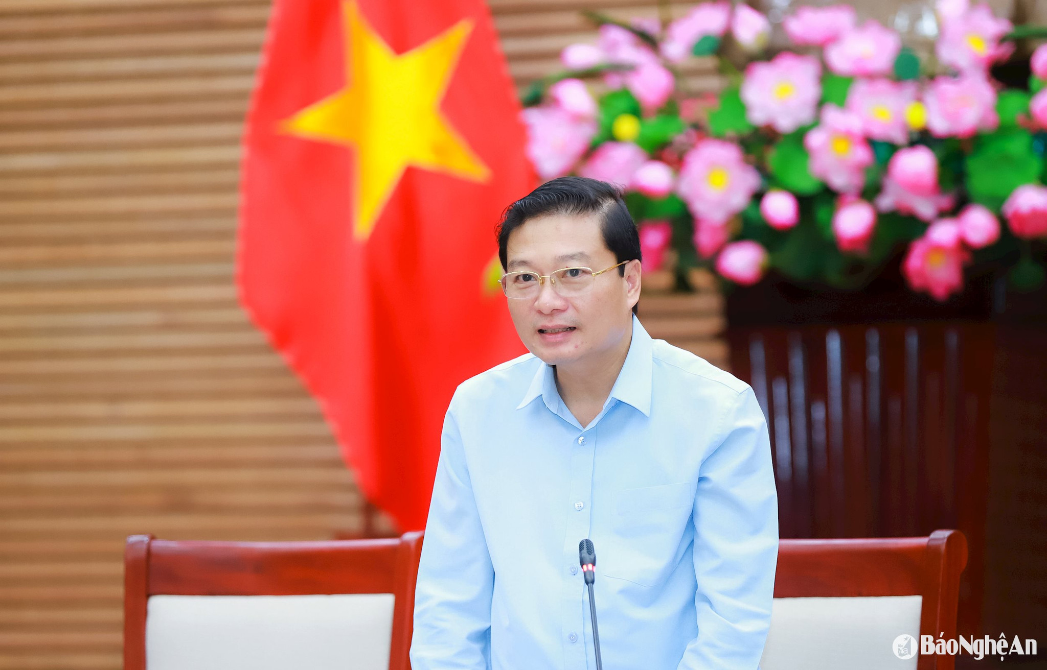 UBND tỉnh Nghệ An họp phiên chuyên đề tháng 6/2025: Đánh giá toàn diện, thúc đẩy nhiệm vụ 6 tháng cuối năm
