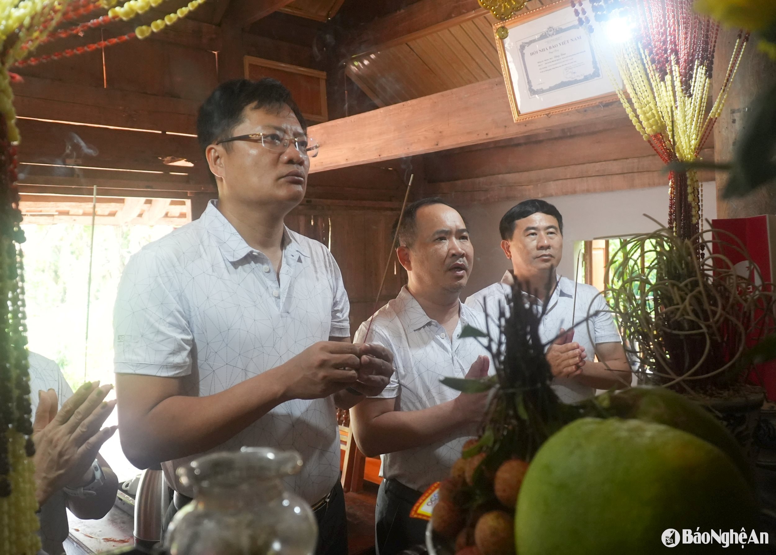 bna_tbt-dang-huong-0042-b1b184caf74404691d235d365d17777c.jpg