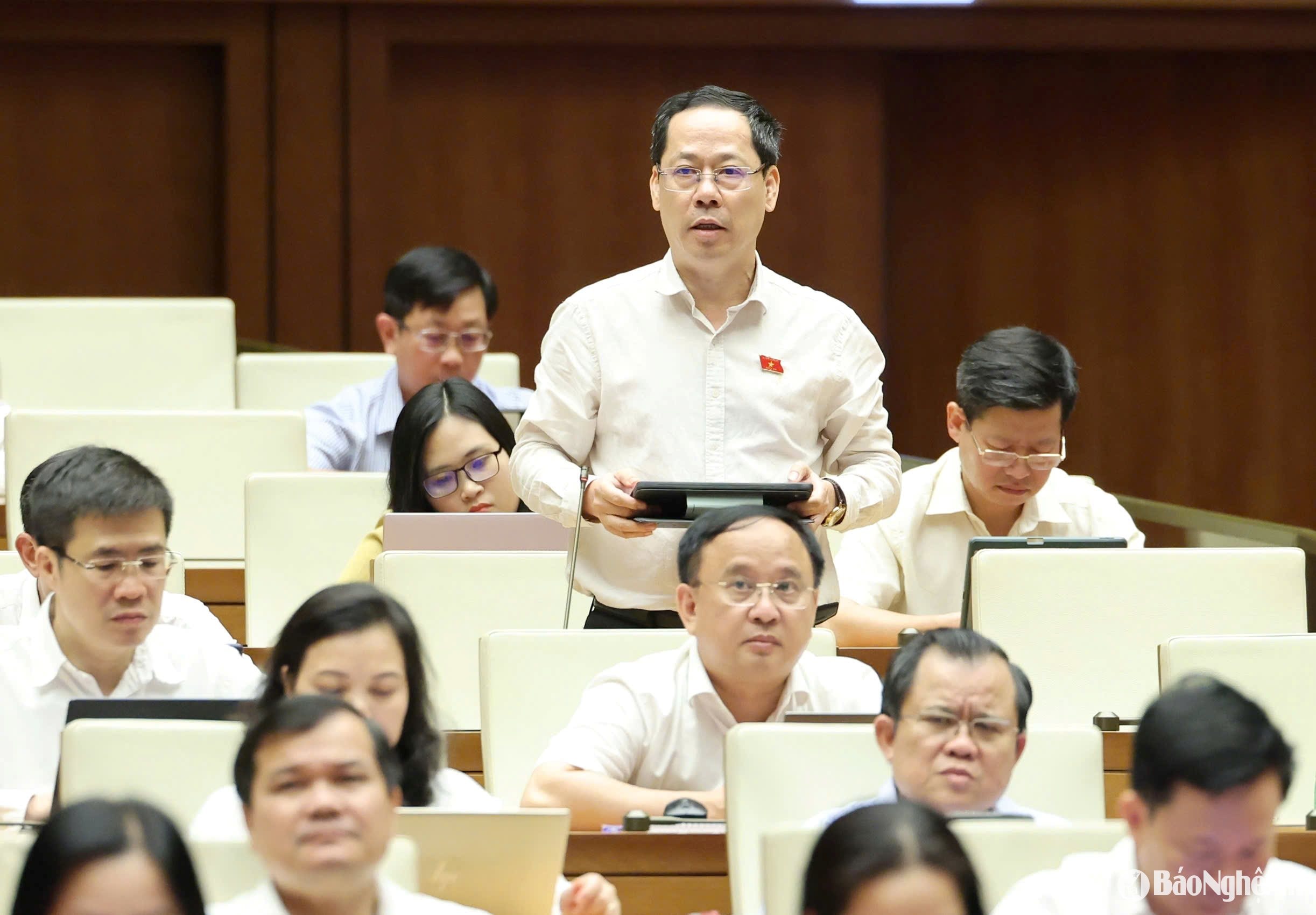 Đại biểu Quốc hội đoàn Nghệ An góp ý về sửa đổi, bổ sung một số điều của Hiến pháp