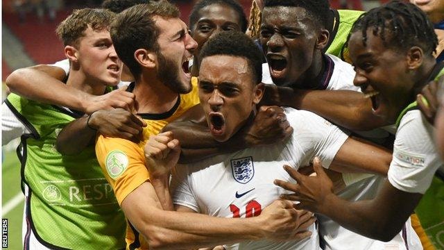 Israel U19 1-3 England U19: Gutsy England crowned European Under-19 champions - BBC Sport