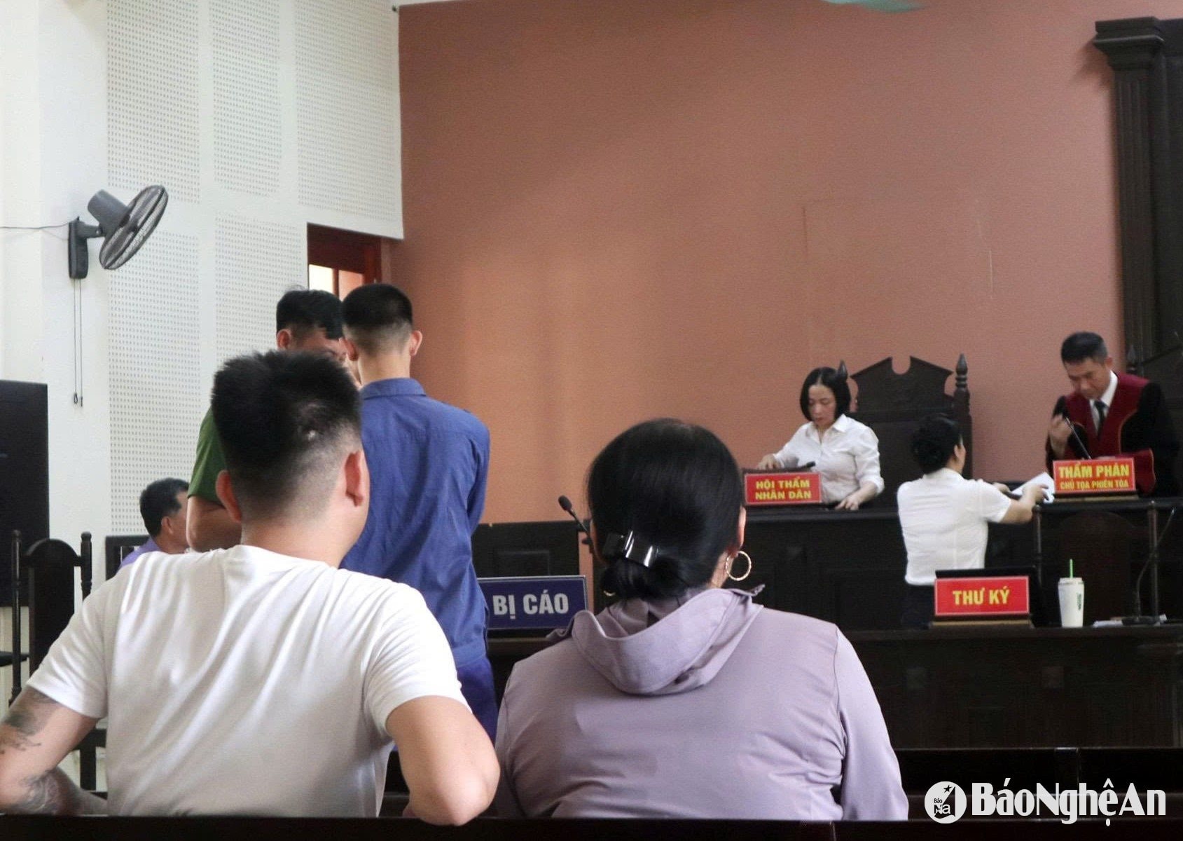 1.ảnh pv