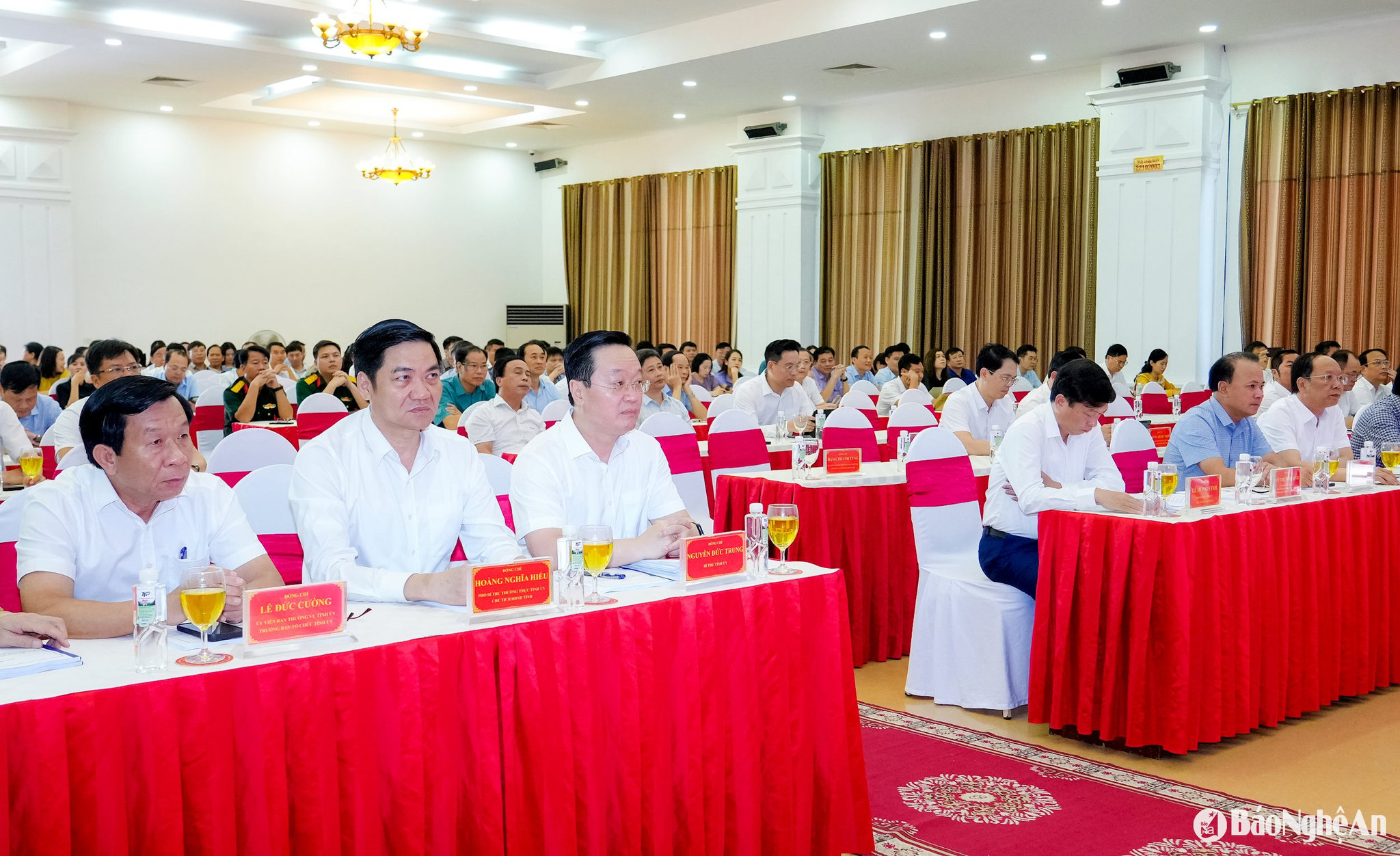 Nghệ An hơn 20.300 đại biểu dự tập huấn về tổ chức, hoạt động của tổ chức Đảng, chính quyền, MTTQ, các đoàn thể chính trị ở cấp xã mới