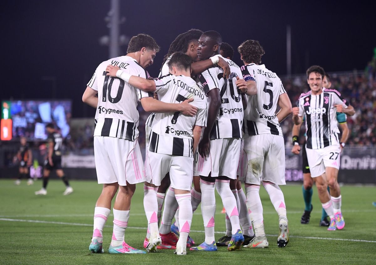 Official: Juventus extend strikers' loan for Club World Cup, Veiga back to Chelsea - Yahoo Sports