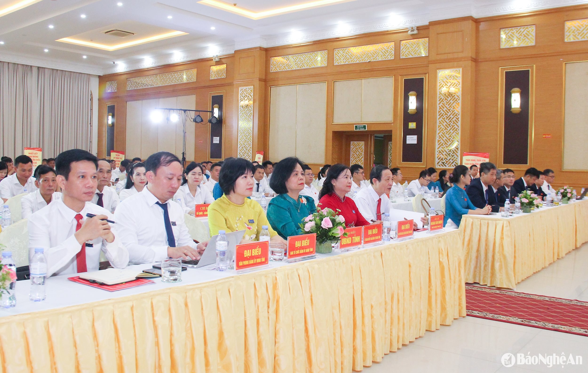  Các đại biểu Đảng uỷ UBND tỉnh tham dự đại hội. Ảnh Mai Hoa