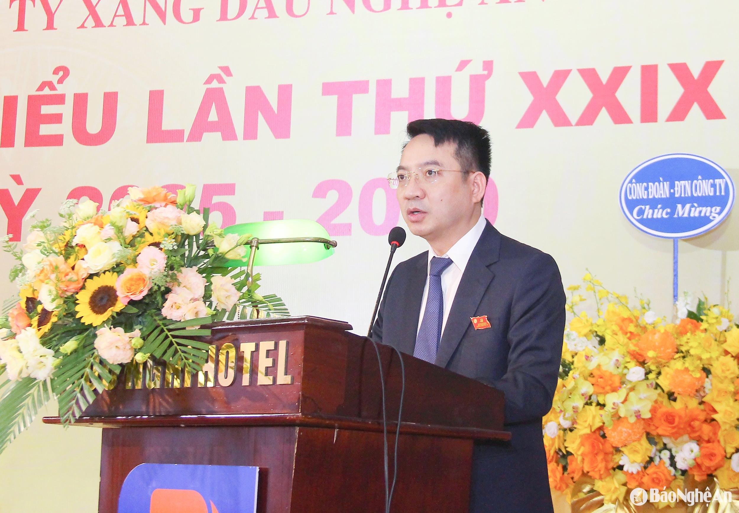 Đồng chí Đồng chí Thái Bá Nam - Uỷ viên Ban thường vụ Đảng ủy Công ty nhiệm kỳ 2020 – 2025; Giám đốc Công ty.