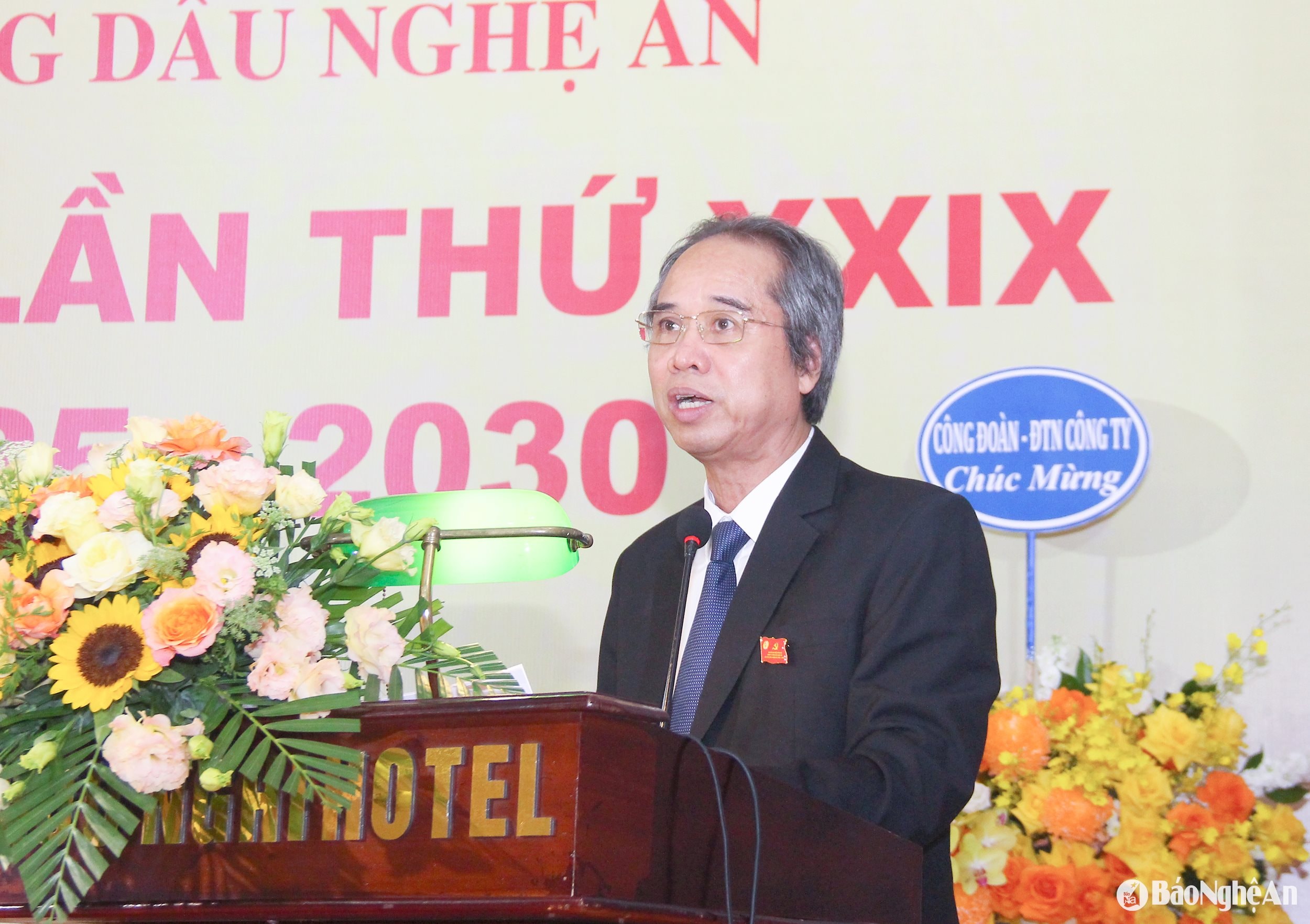 Đồng chí Nguyễn Sỹ văn