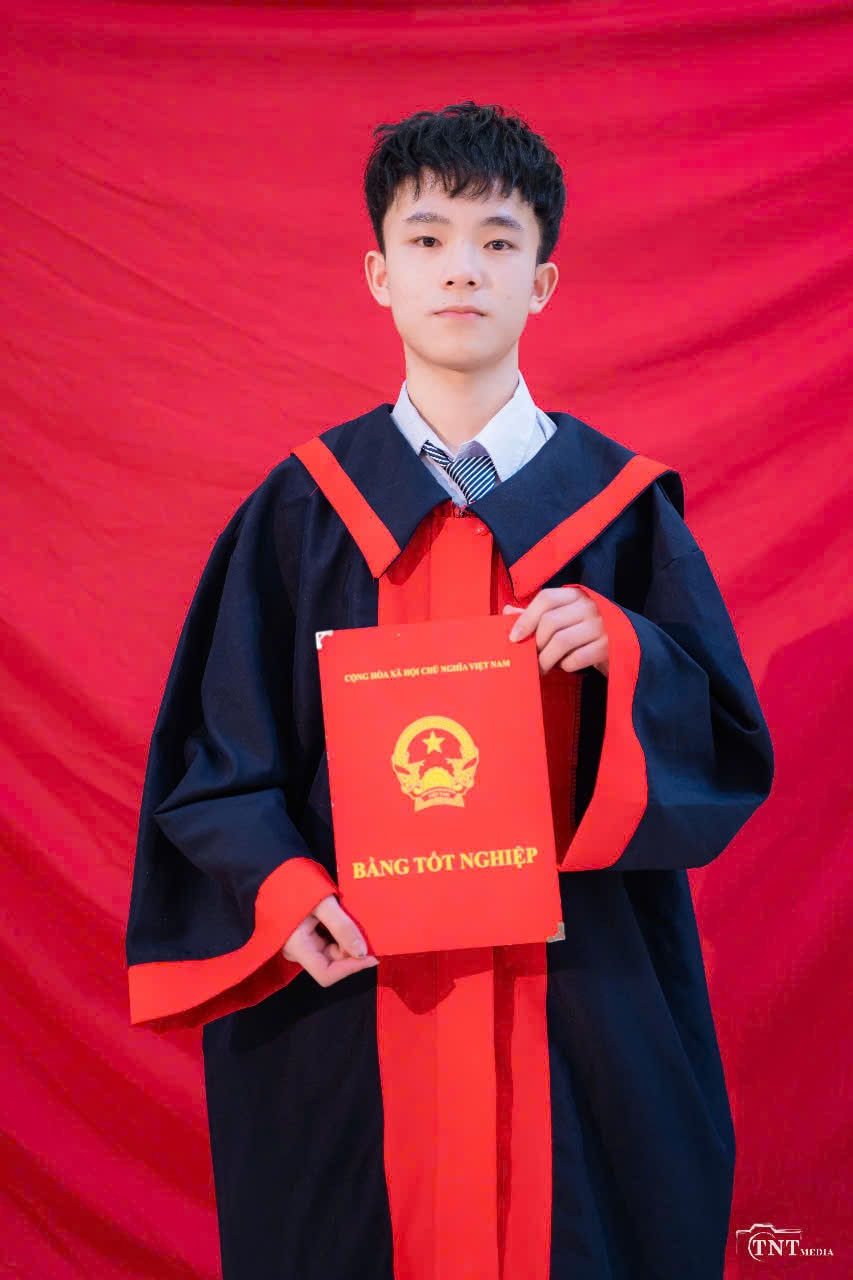 Duy Phong, học sinh trường huyện với thành tích ấn tượng