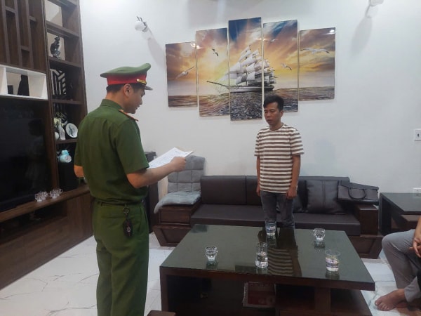Khởi tố, tạm giam chủ kênh TikTok
