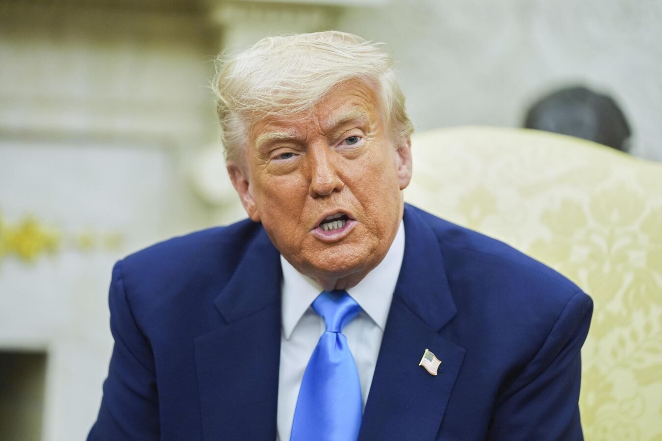 trump kêu gọi người dân rời khỏi iran