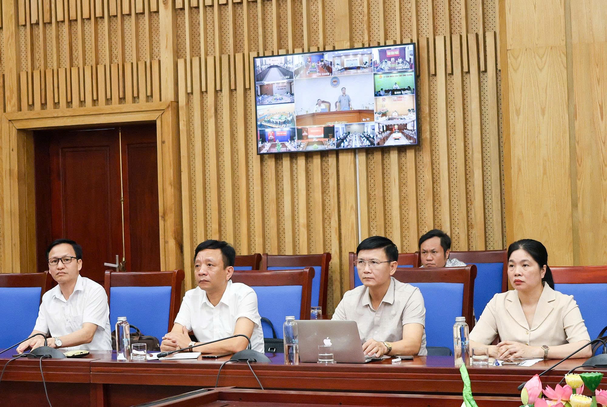 Đại biểu dự