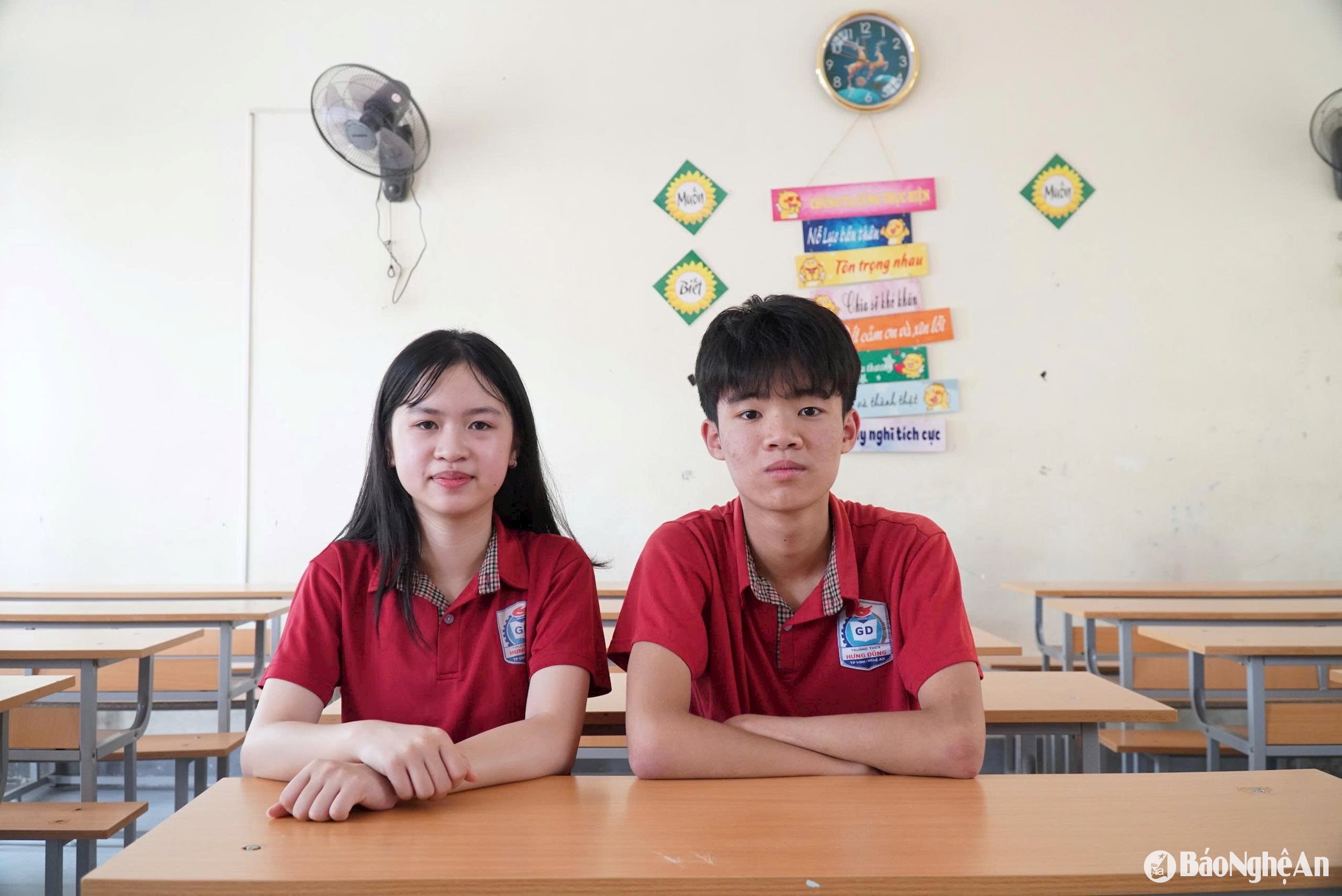 Học sinh Nguyễn Ngọc Linh và Lê Khánh Hưng. Ảnh - Mỹ Hà