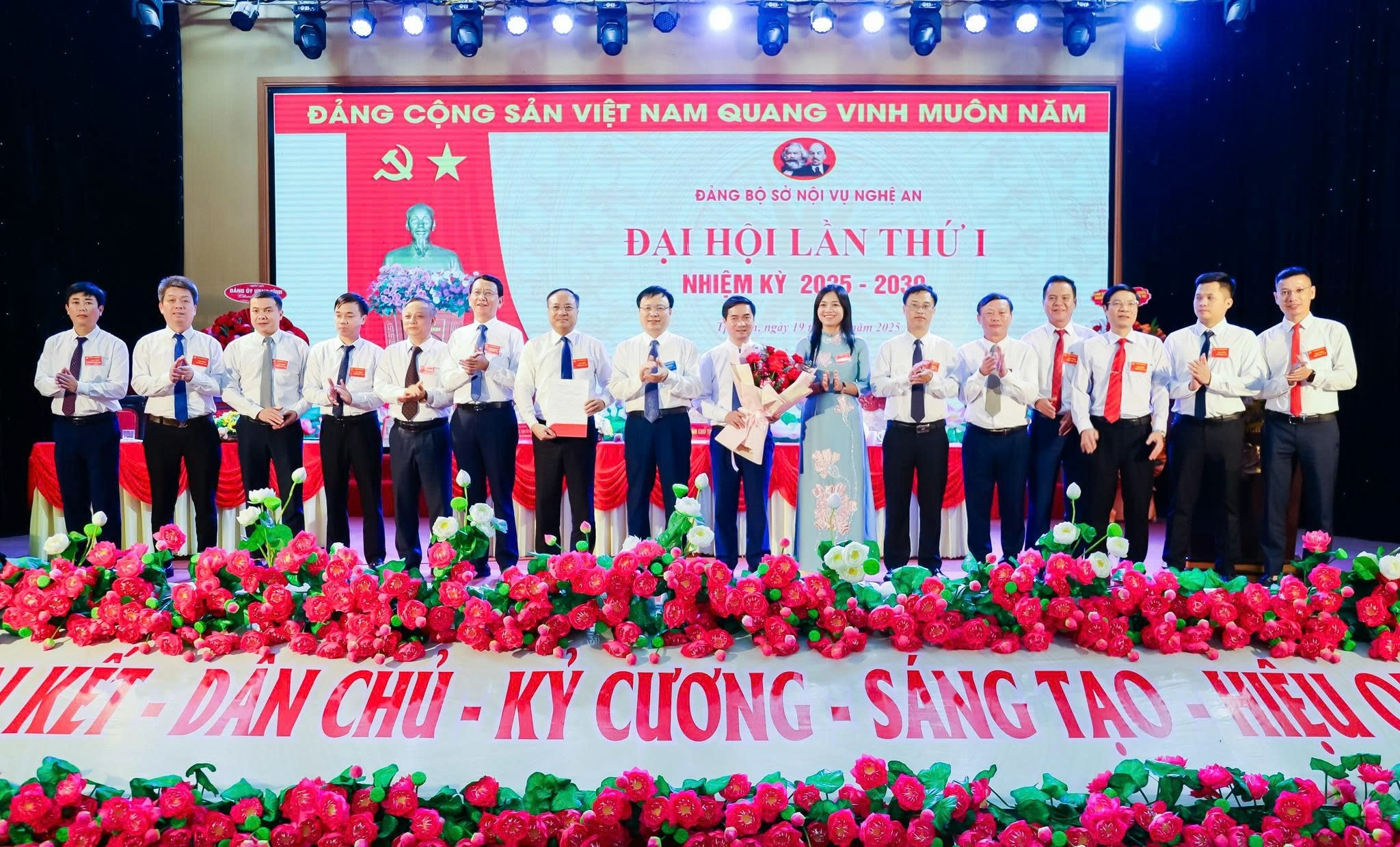 chấp hành mới