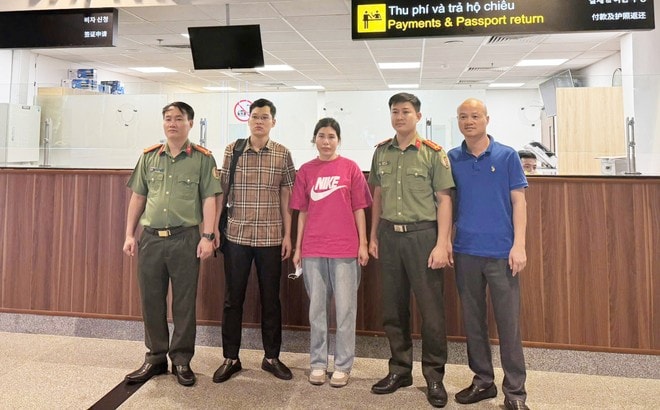 Trần Thị Chung, đối tượng có lệnh truy nã đặc biệt nguy hiểm đã bị Cơ quan An ninh điều tra Công an tỉnh Quảng Ninh bắt giữ khi vừa nhập cảnh vào Việt Nam