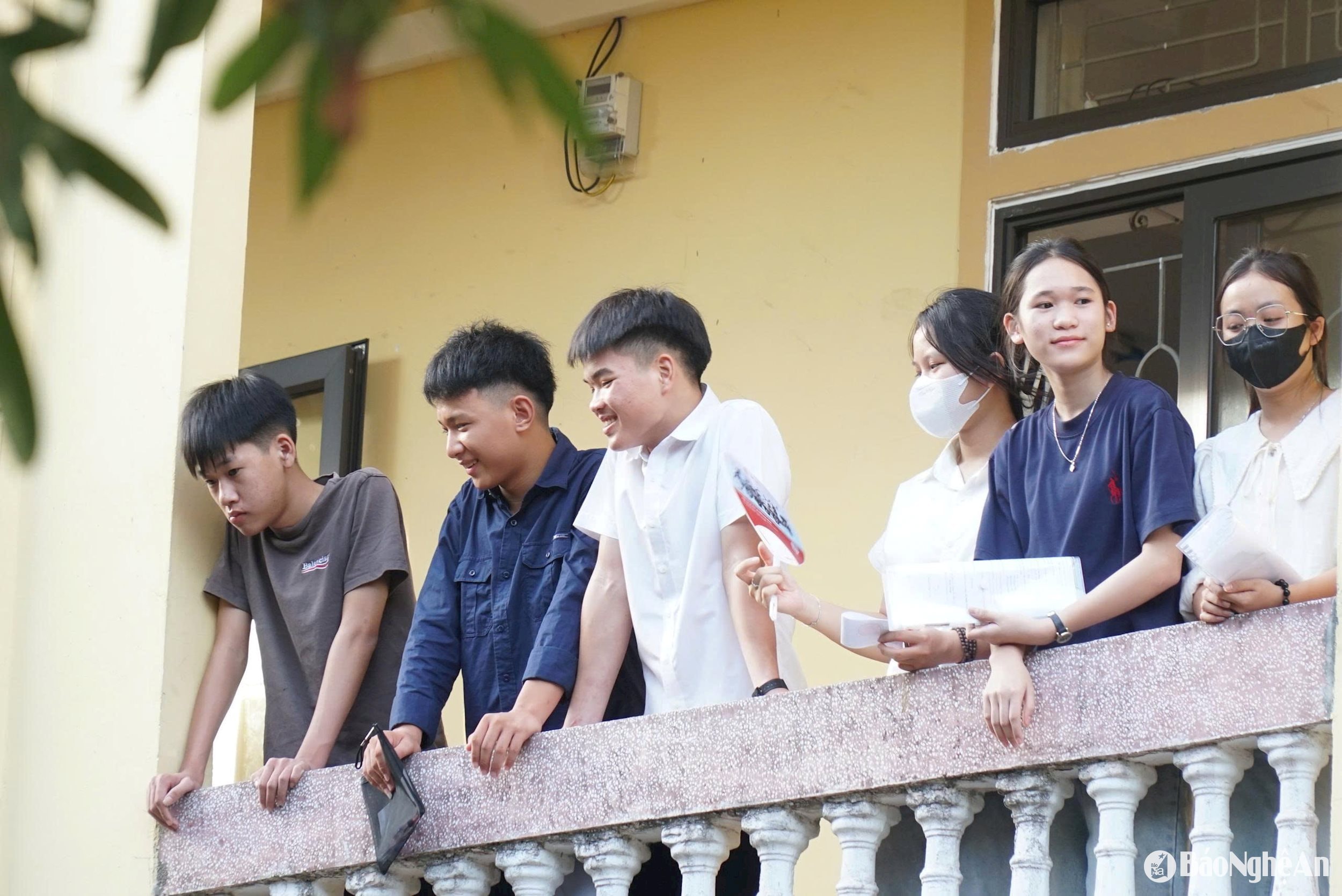 Thí sinh tham gia Kỳ thi tuyển sinh vào lớp 10. Ảnh - Mỹ Hà