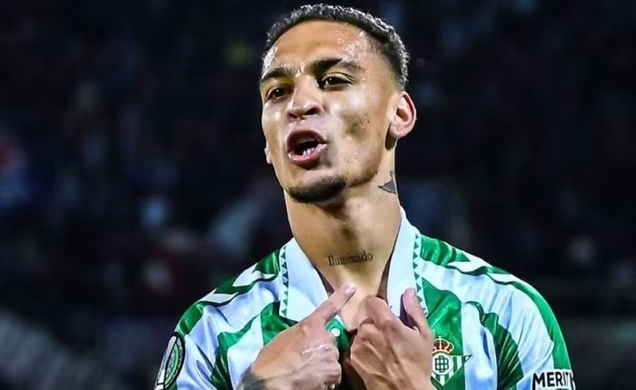 Antony chỉ muốn khoác áo Betis.