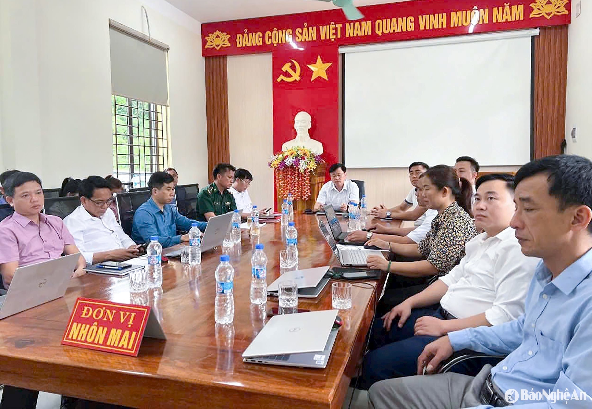 Hội nghị trực tuyến về vận hành thử mô hình chính quyền địa phương 2 cấp tại xã Nhôn Mai (huyện Tương Dương).