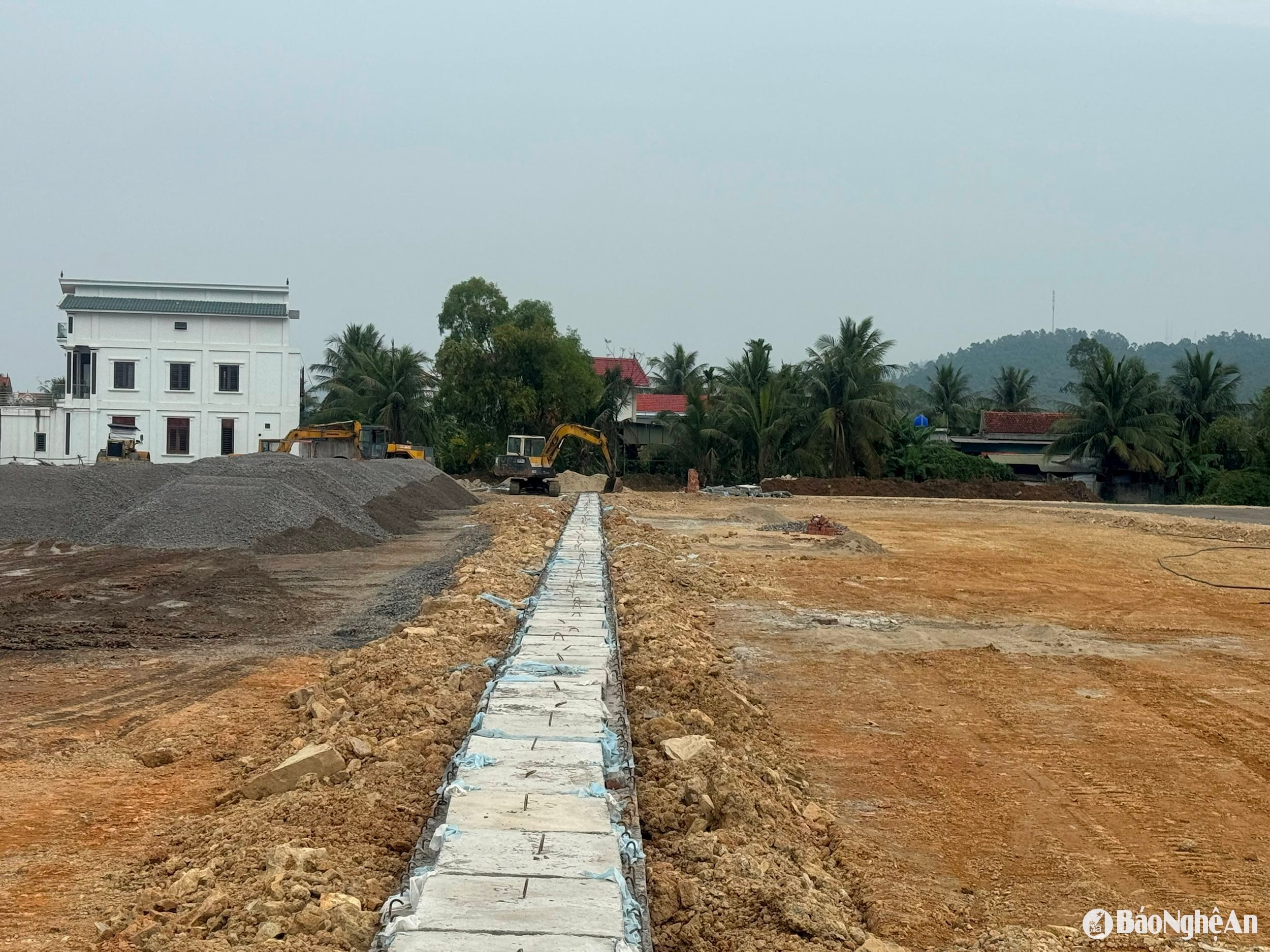 Thi công hạ tầng kỹ thuật khu Tái định cư QT