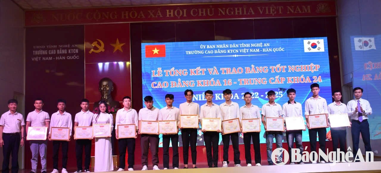 4.ảnh pv