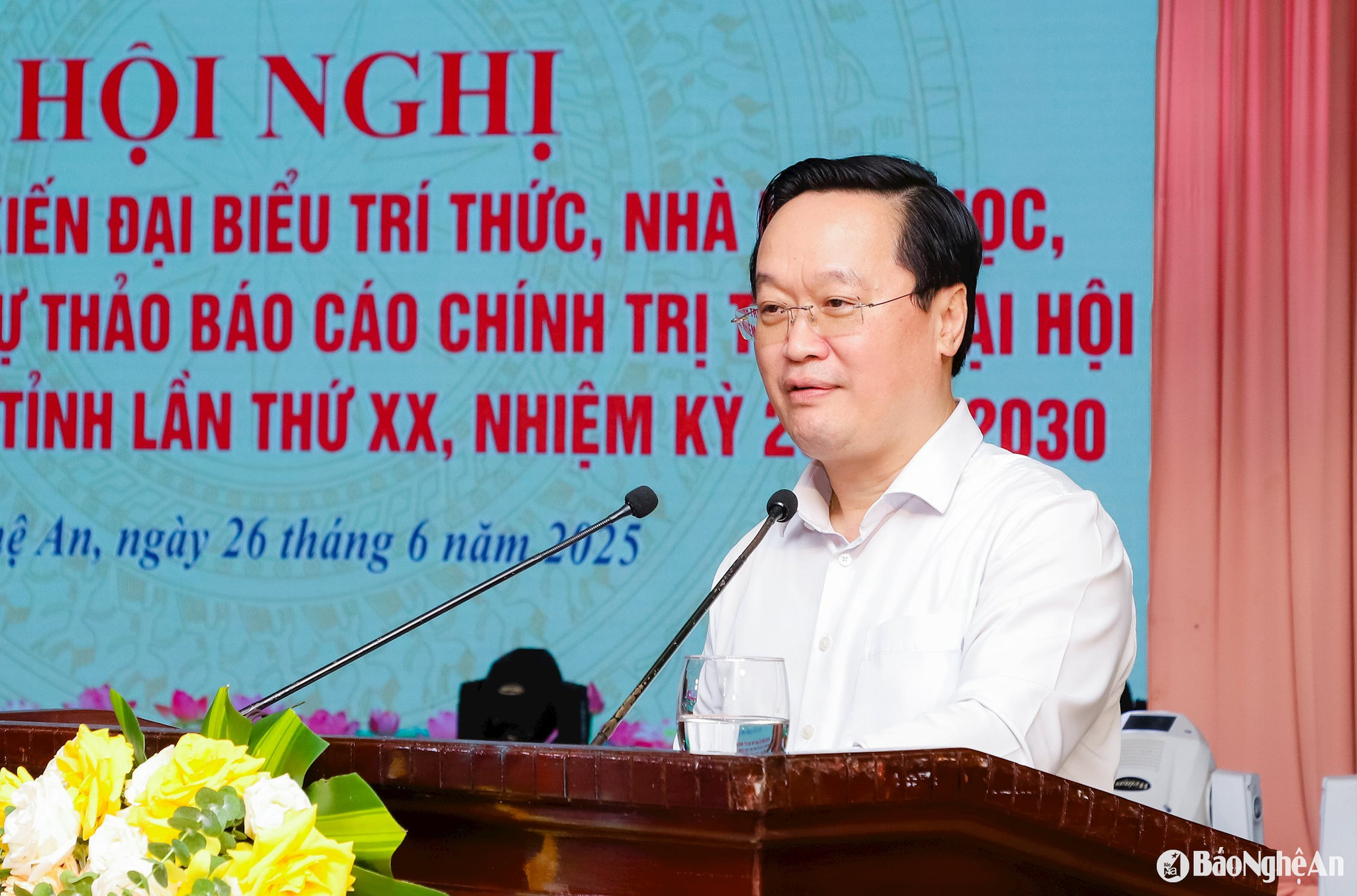 Bí thư Tỉnh ủy Nghệ An mong muốn đội ngũ trí thức, nhà khoa học, văn nghệ sĩ đóng góp nhiều hơn vào sự phát triển của tỉnh