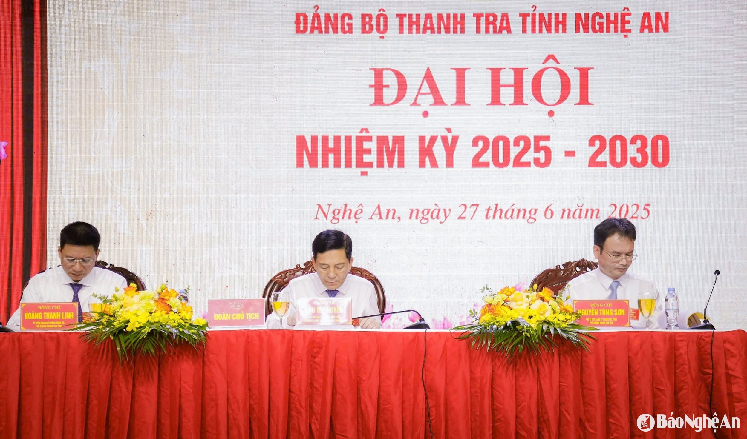 chủ trì