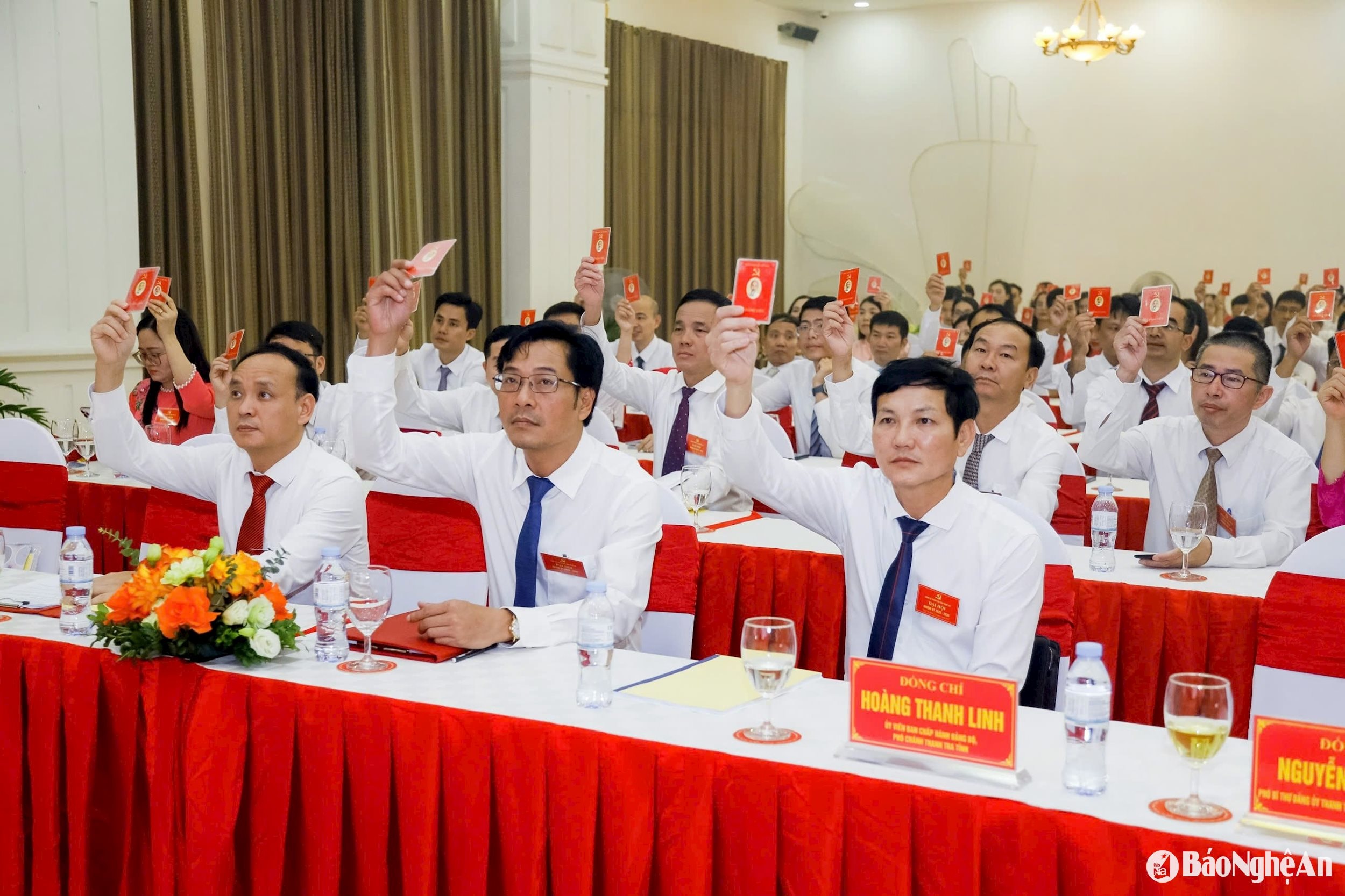 thẻ đảng