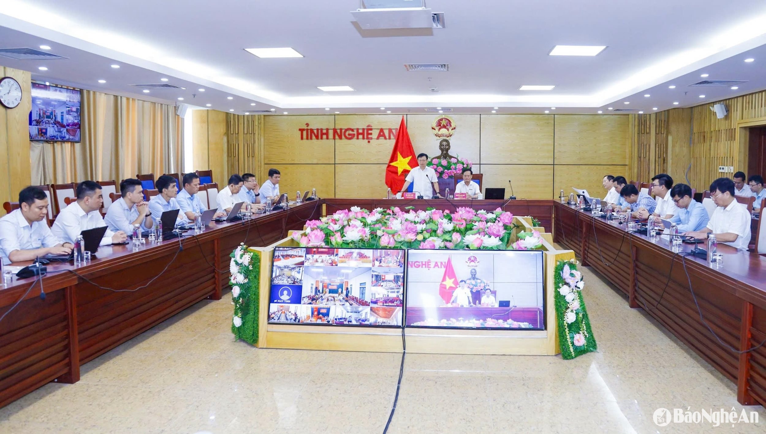toàn cảnh