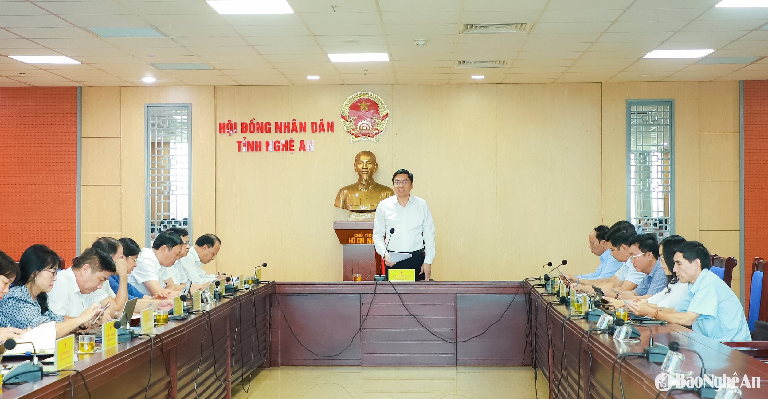Quang cảnh phiên họp thường kỳ tháng 6/2205 của Thường trực HĐND tỉnh Nghệ An. Ảnh: Thành Duy