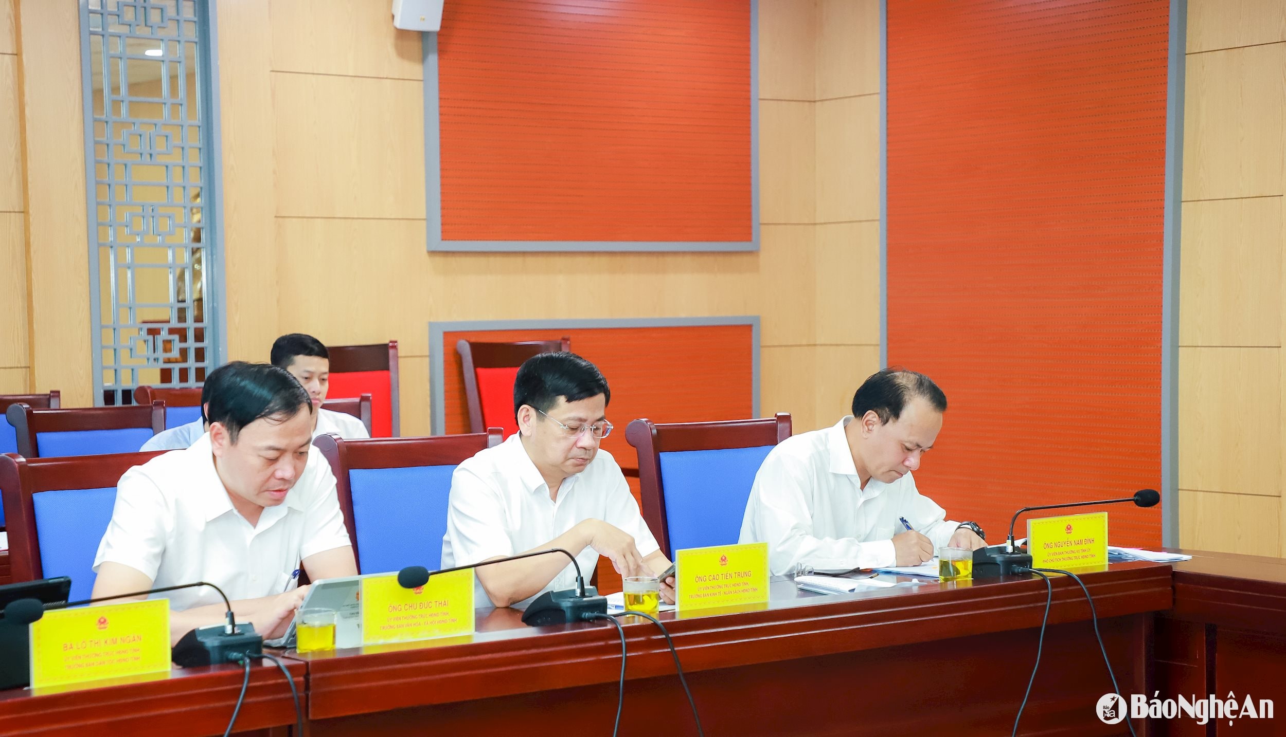 Các đại biểu dự phiên họp thường kỳ tháng 6/2025 của Thường trực HĐND tỉnh. Ảnh: Thành Duy