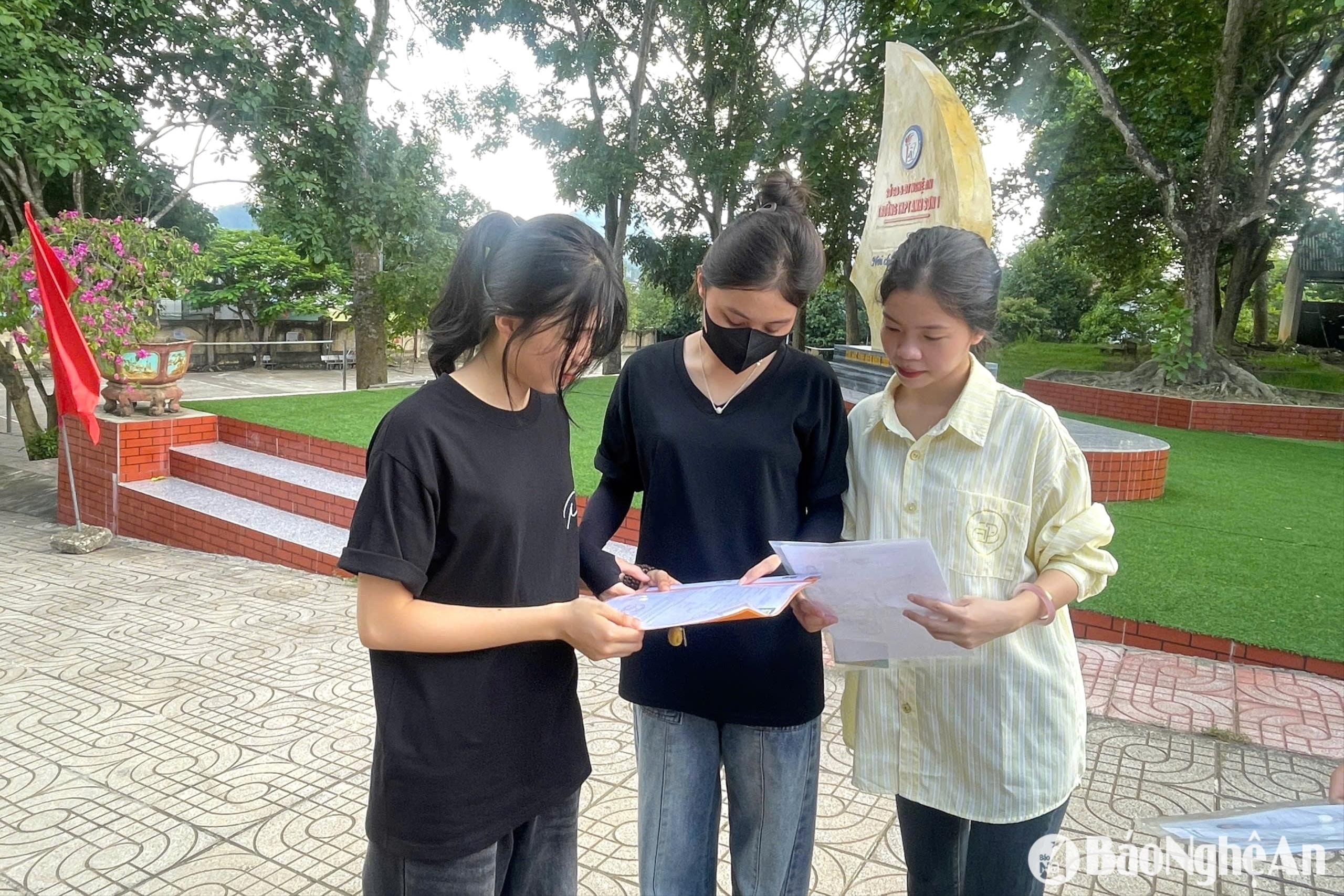 thi-sinh-anh-son-tham-gia-ky-thi-tot-nghiep-thpt.-anh-thai-hien(1).jpg
