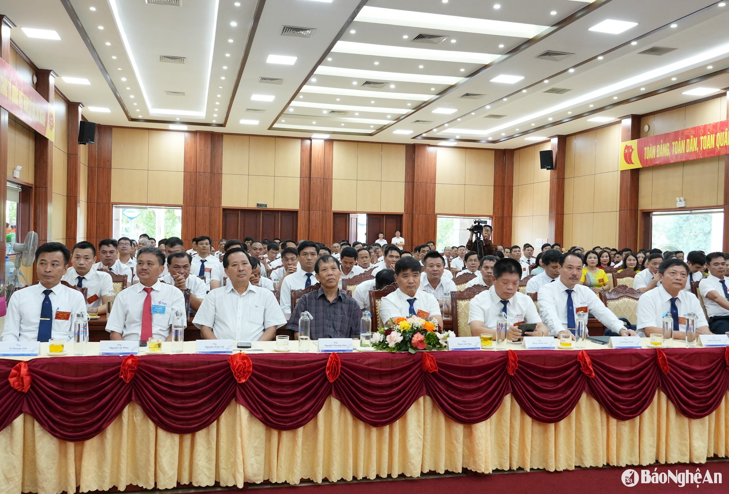 Các đại biểu dự Đại hội.