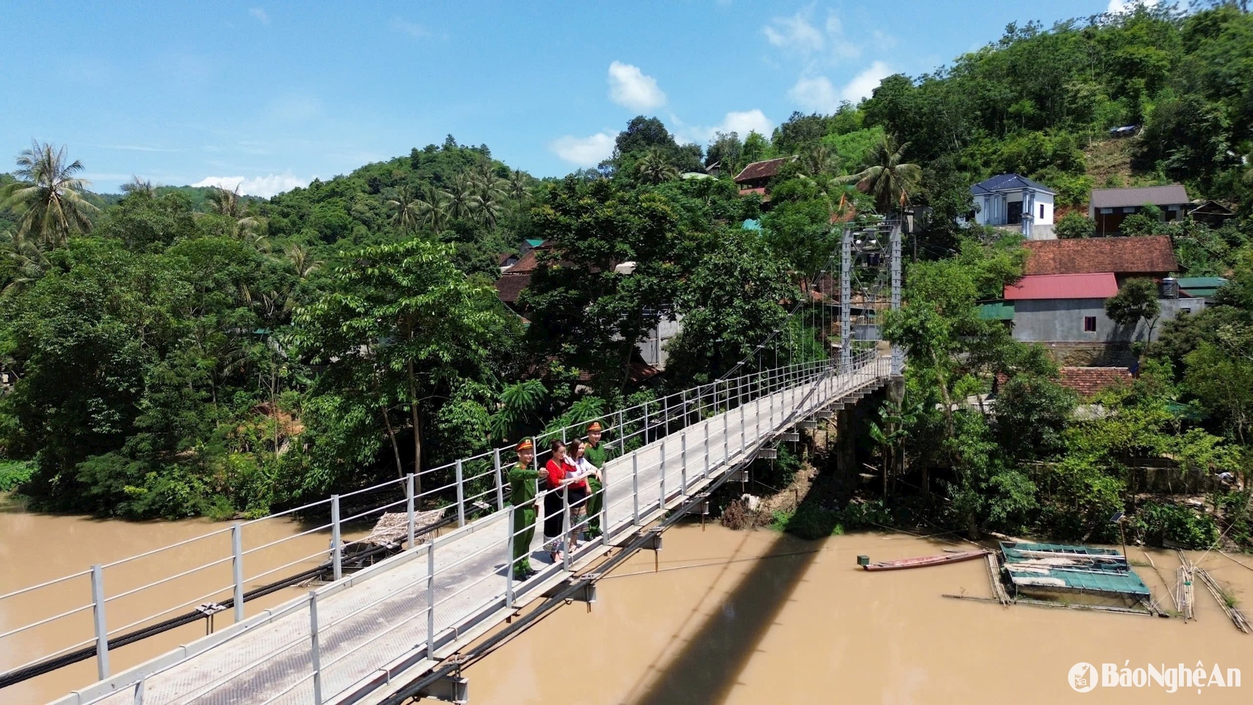 Lượng Minh nằm bên sông Nậm Nơn thuộc huyện Tương Dương. Ảnh Tiến Đông