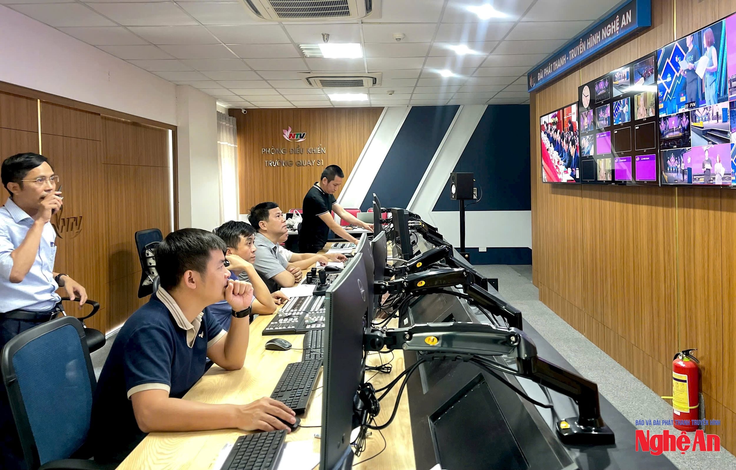Chuẩn bị chung kết Sân chơi Tiếng Anh 2024. Ảnh: PV