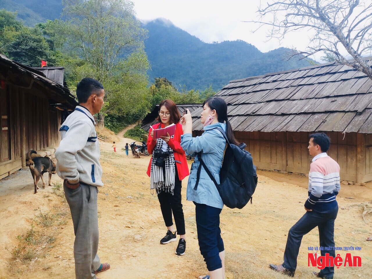 uploaded-khanhlybna-2021_06_21-_bna_pv_bao_nghe_an_tac_nghiep_o_mien_tay8876659_2162021(1).jpg
