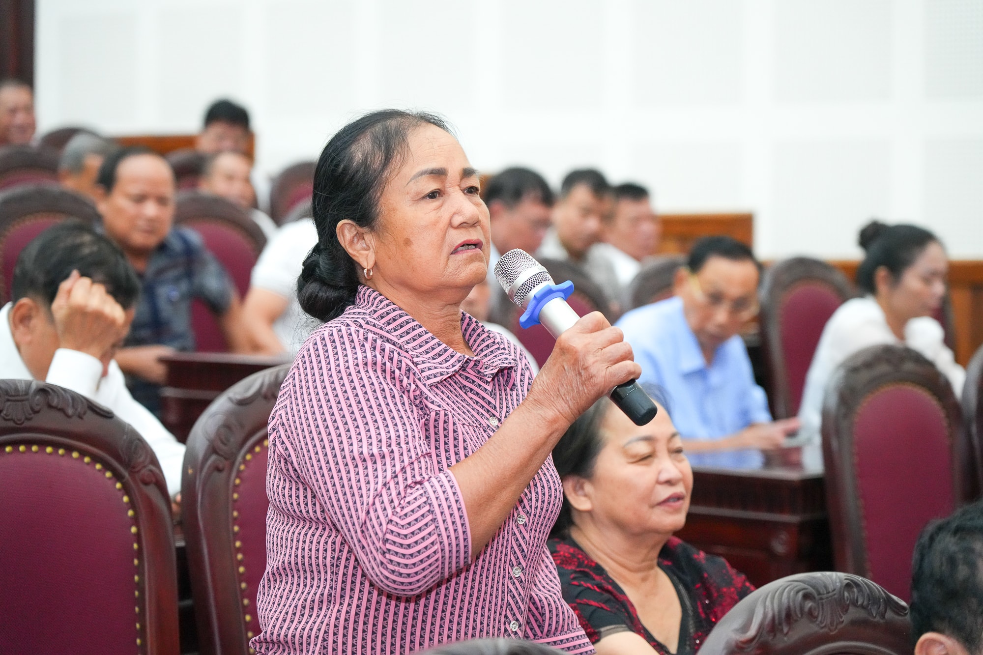 Tiếp xúc cử tri-11