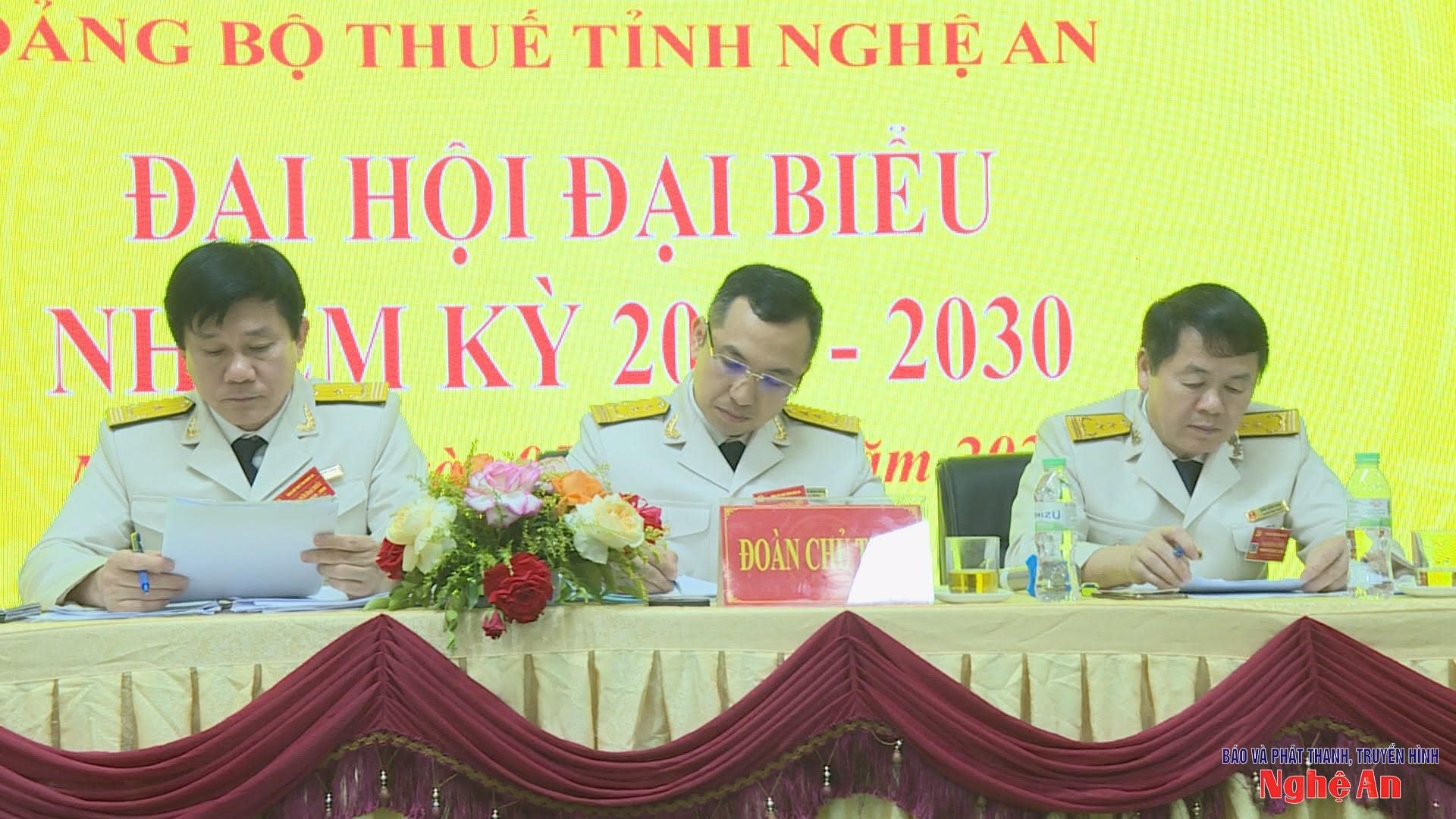 Các đồng chí chủ trì Đại hội. Ảnh: Hồng Phong